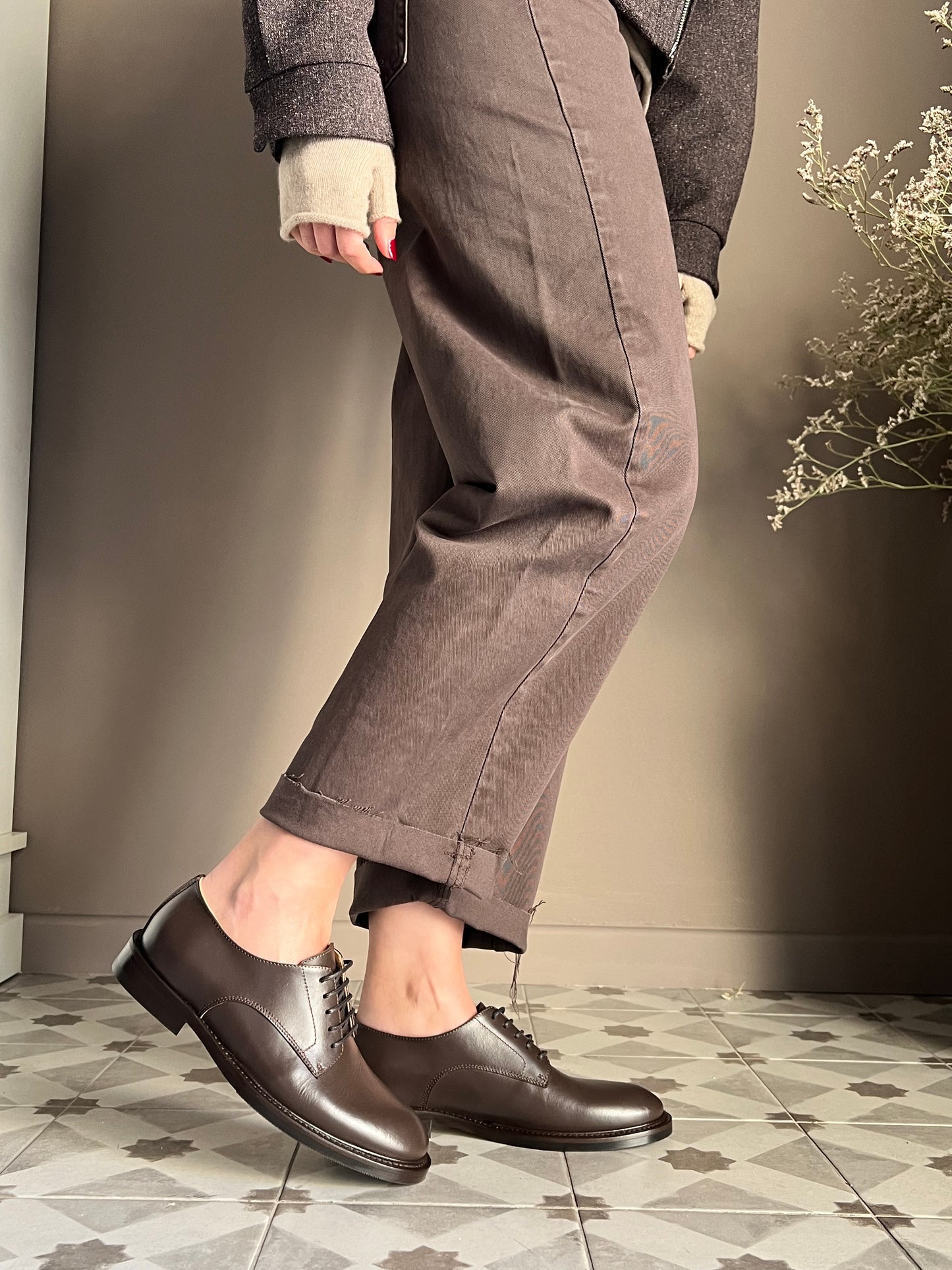 Scarpa con i lacci linea maschile