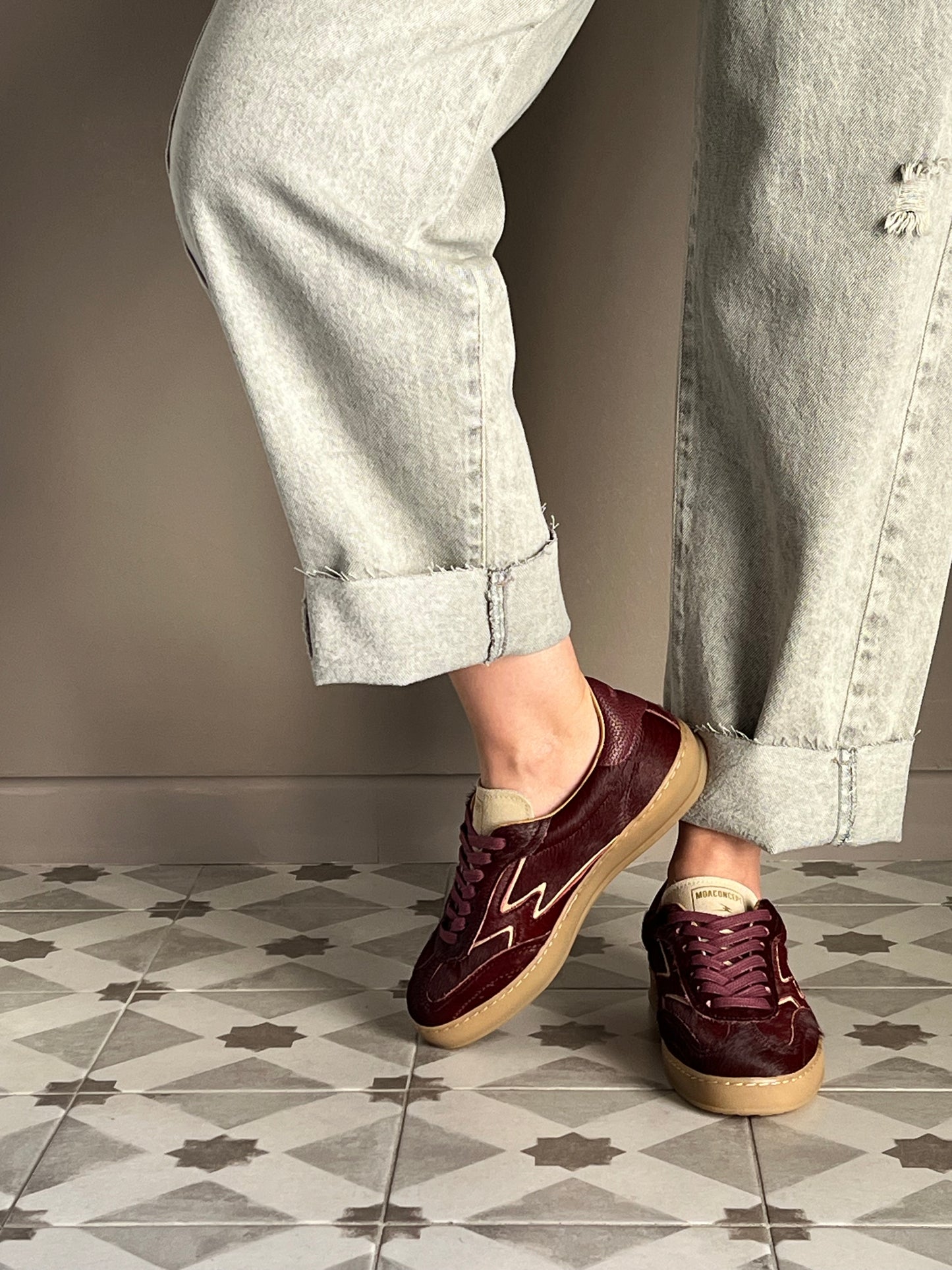 Sneakers in cavallino bordeaux Moaconcept