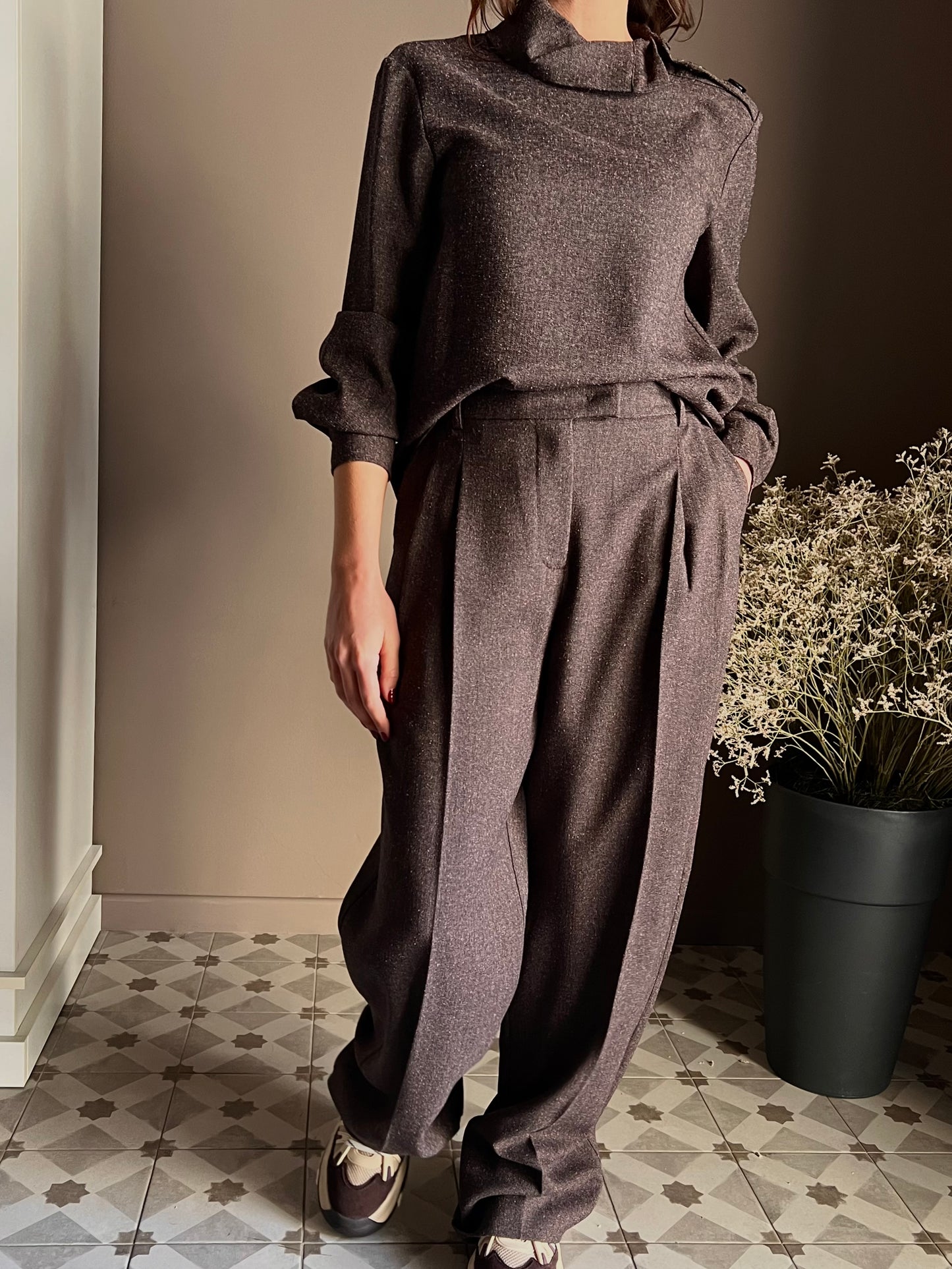 Pantaloni strutturati con pieghe