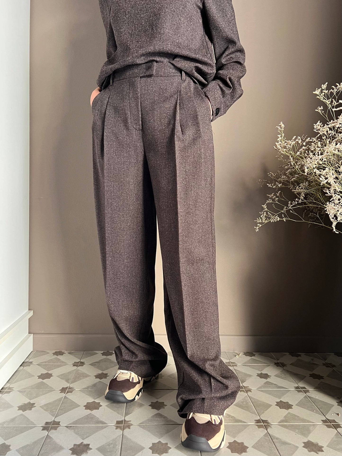 Pantaloni strutturati con pieghe