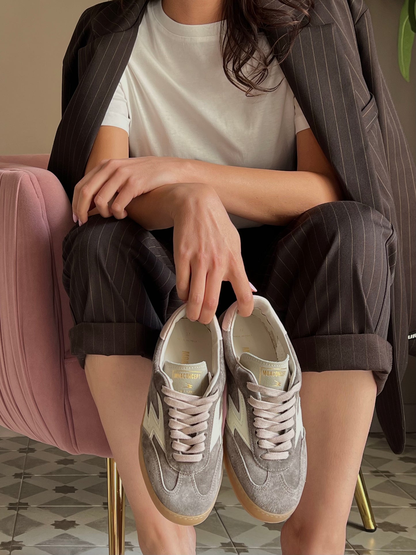 Sneakers In suede Taupe Moaconcept