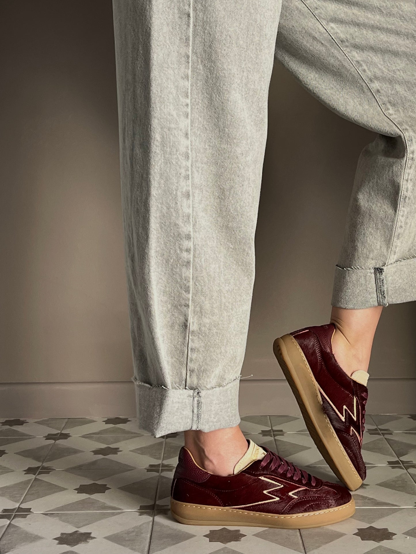 Sneakers in cavallino bordeaux Moaconcept