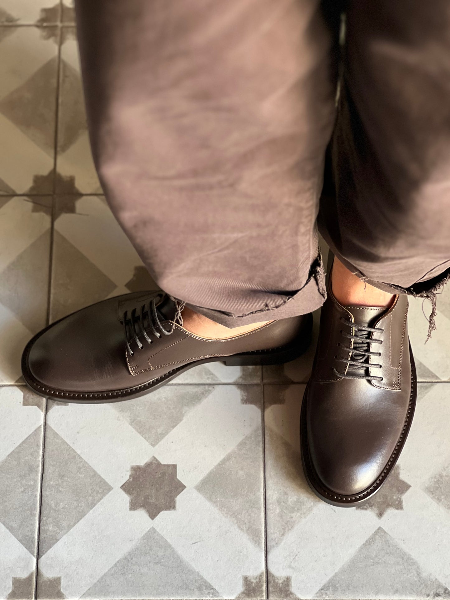 Scarpa con i lacci linea maschile