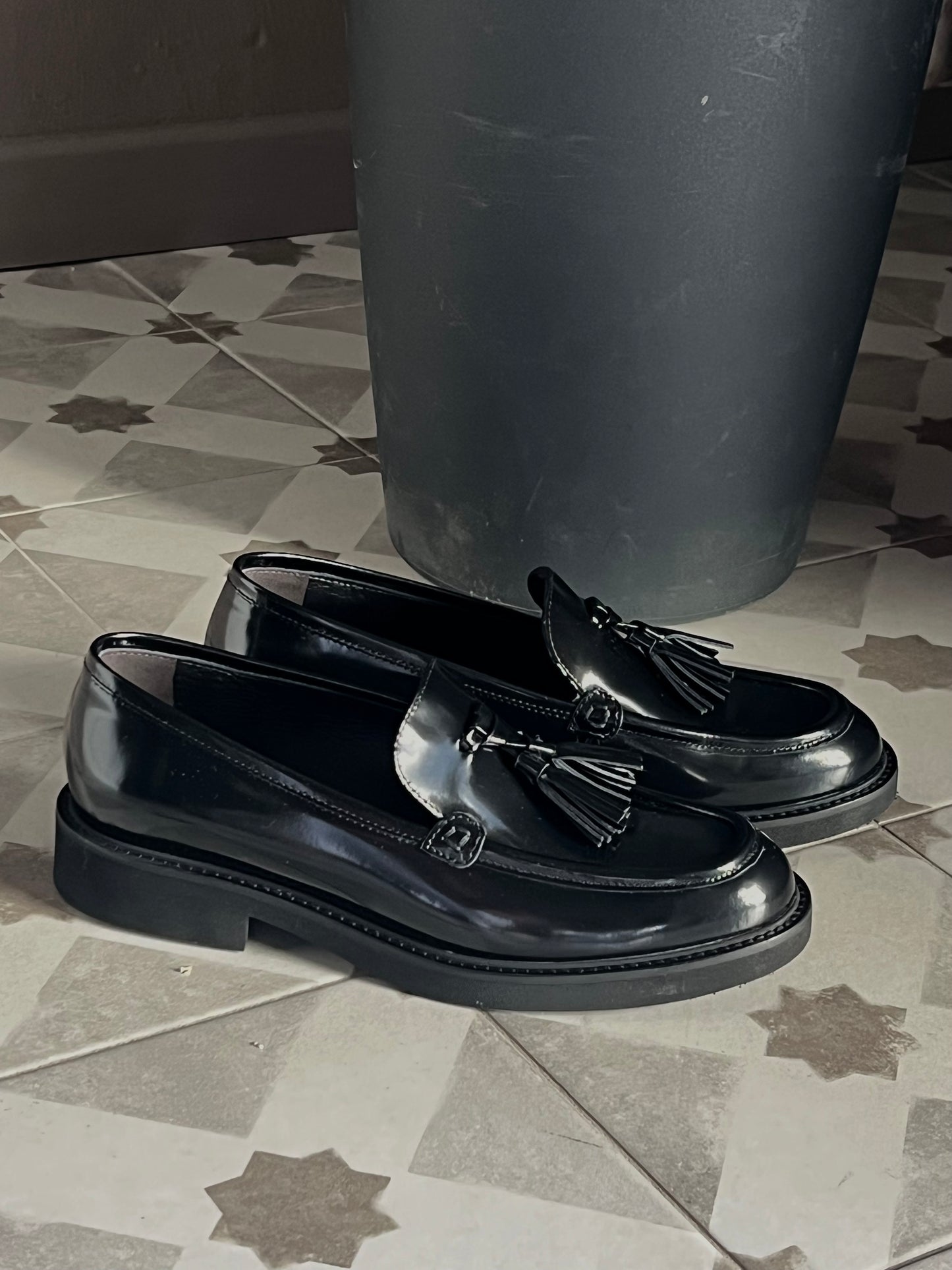 Mocassino in pelle con nappine