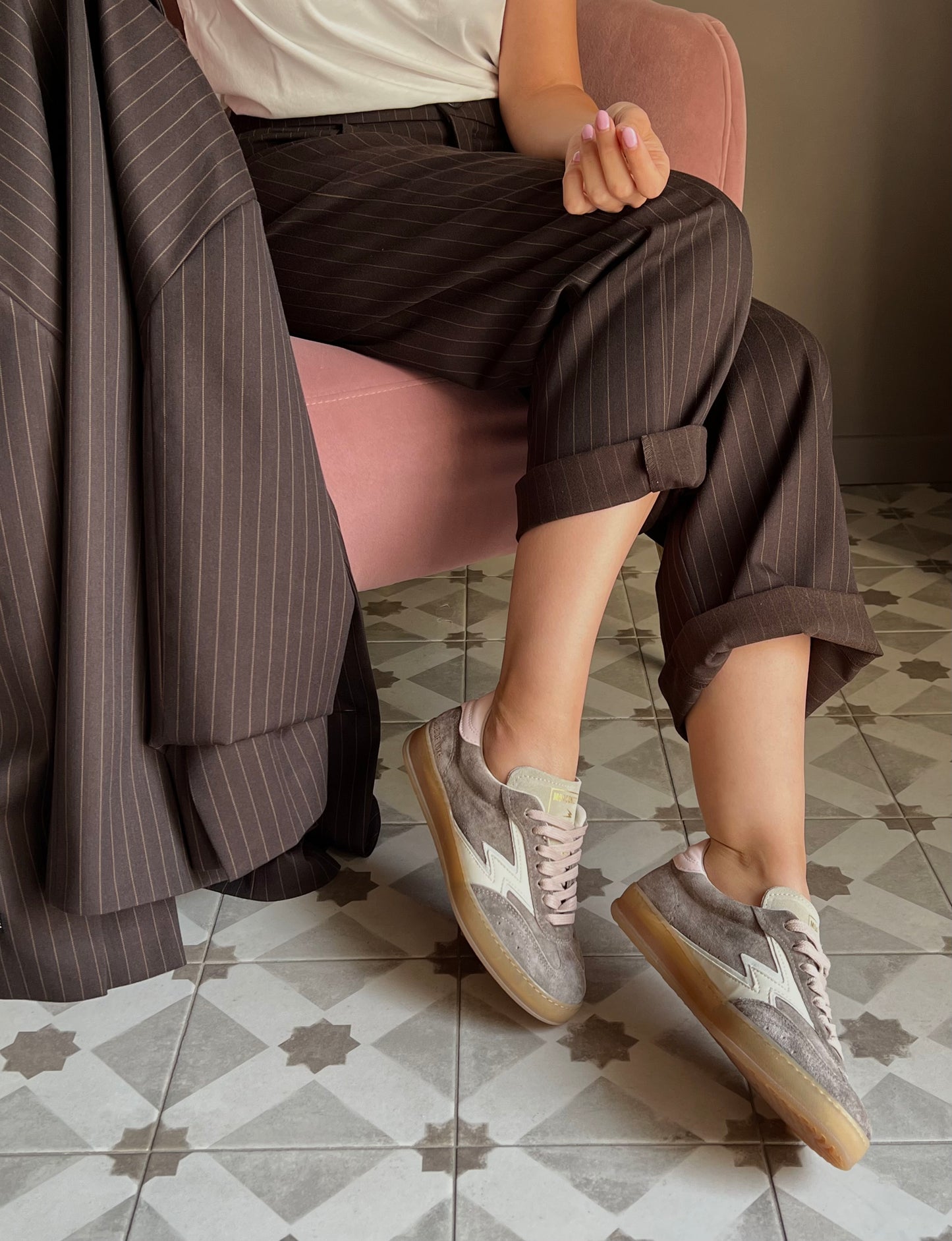 Sneakers In suede Taupe Moaconcept