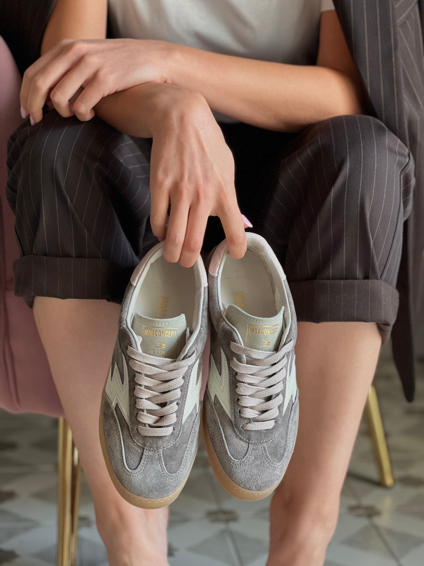 Sneakers In suede Taupe Moaconcept