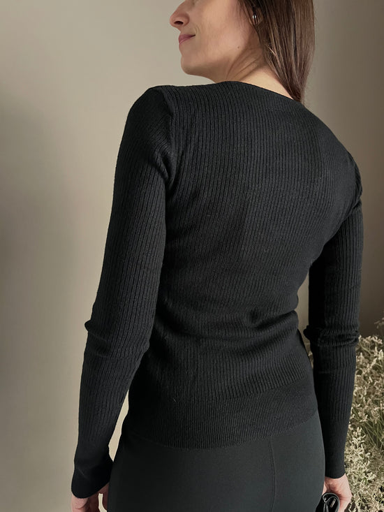 Maglia slim fit con catenelle