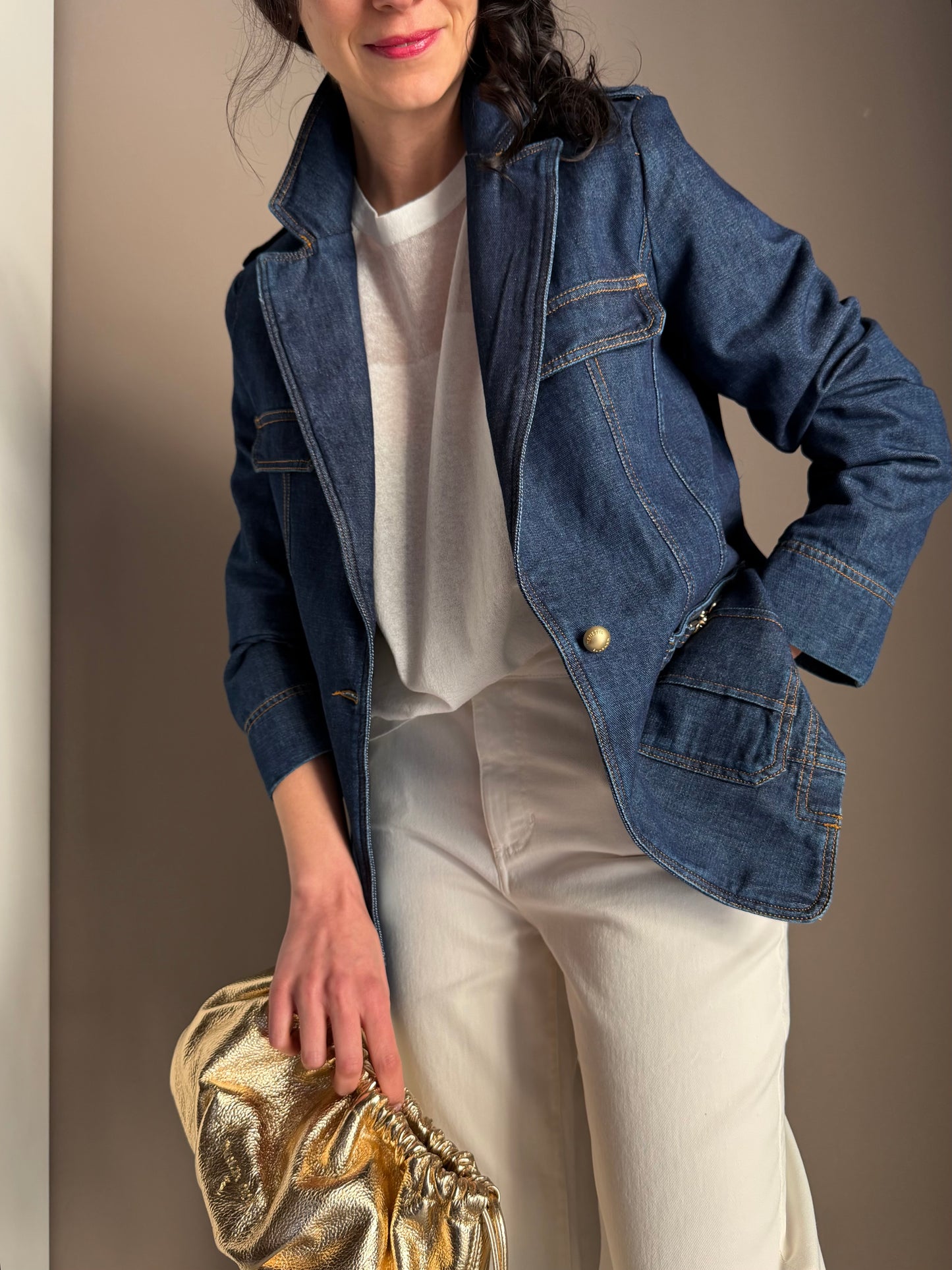 Giacca in denim con dettagli oro