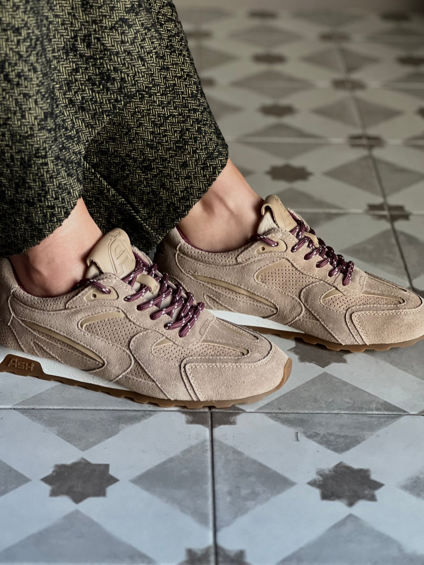 Sneakers Ash mod. Kasar in camoscio