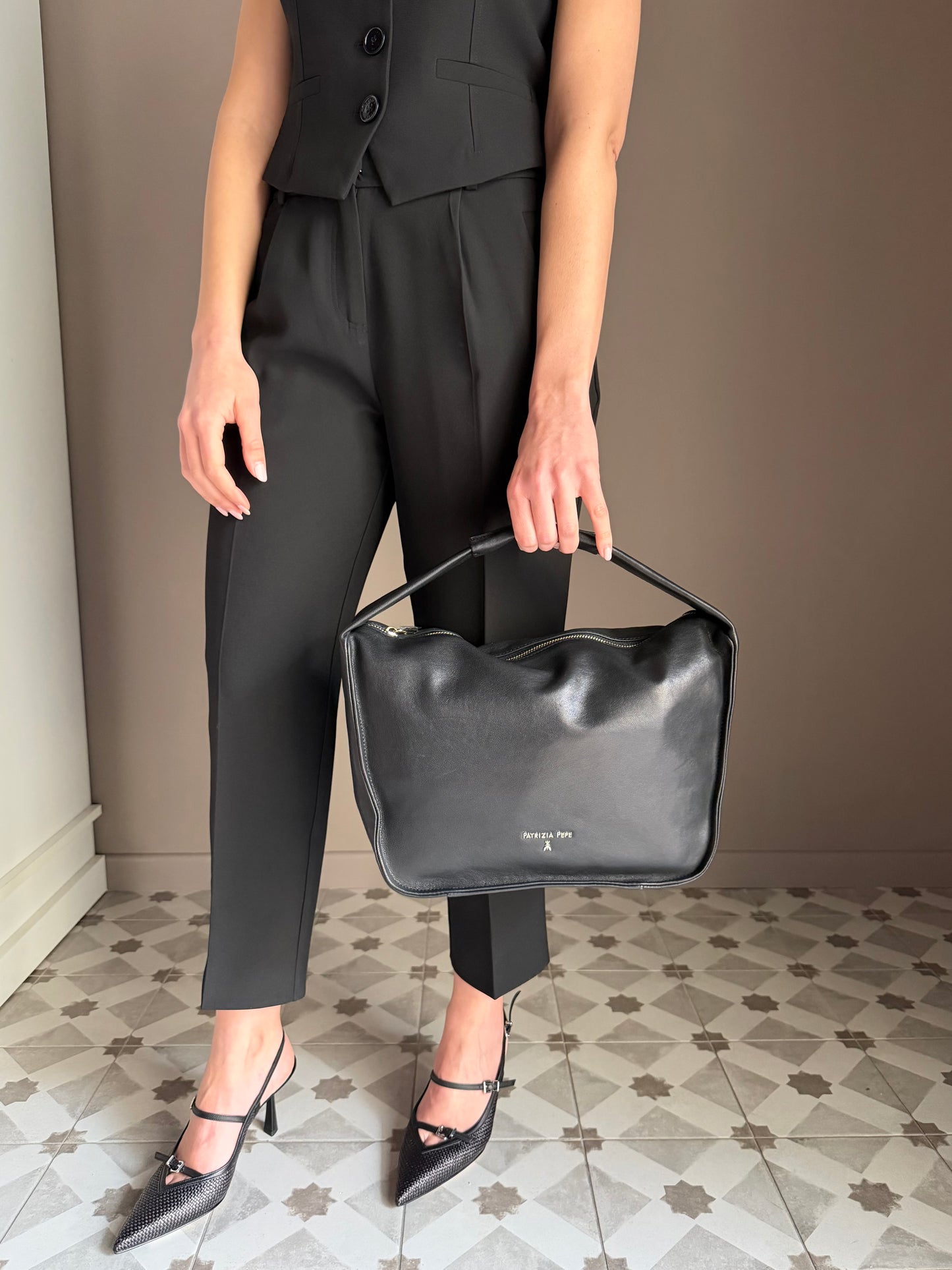 Borsa Hobo nera media in pelle