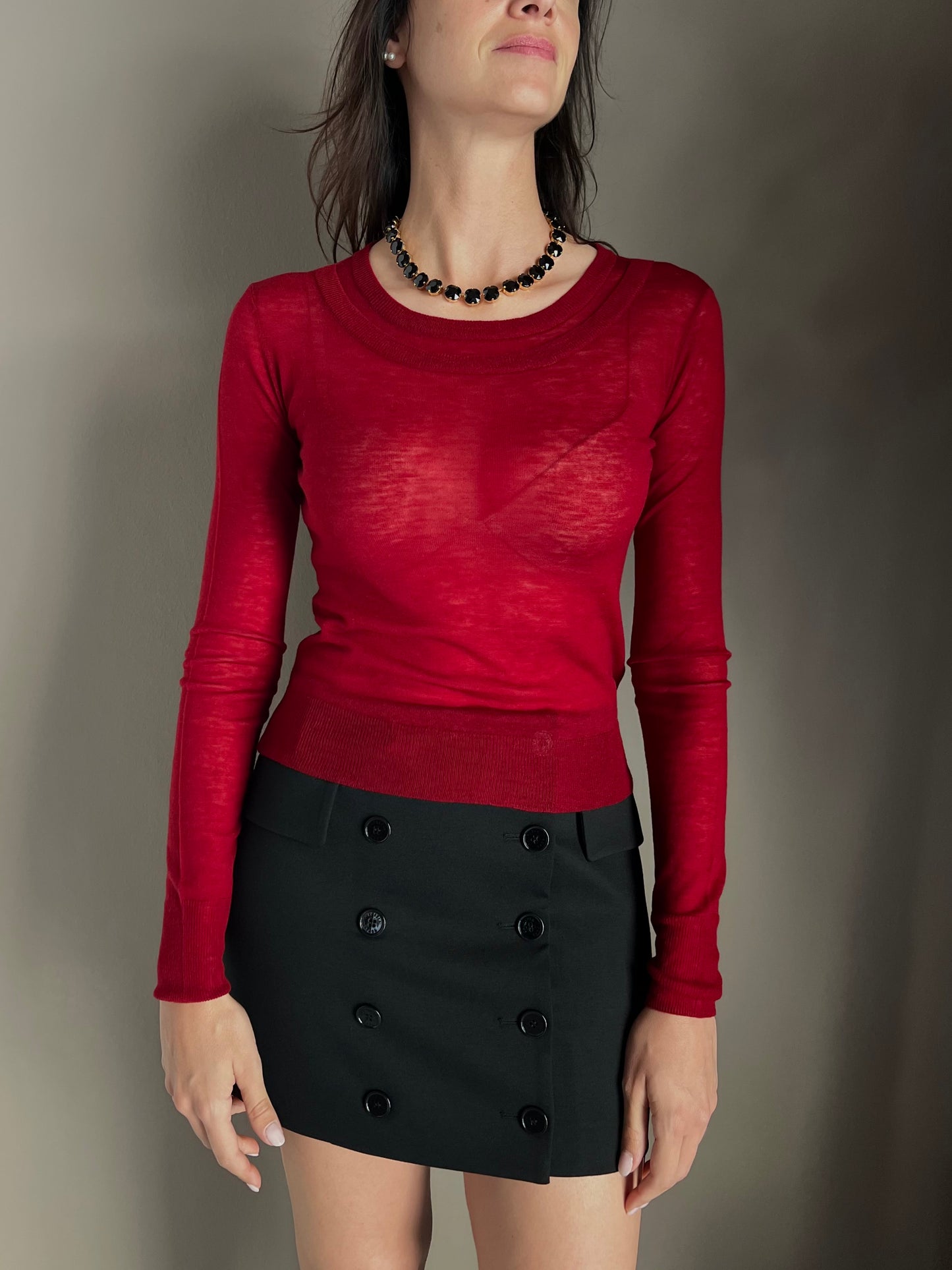 Maglia ultra fine in lana con scollo a barca