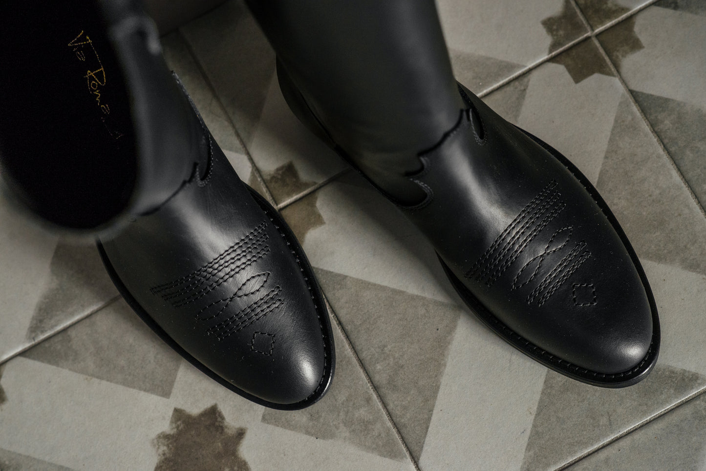 Stivale Texano in Pelle Nero – Via Roma
