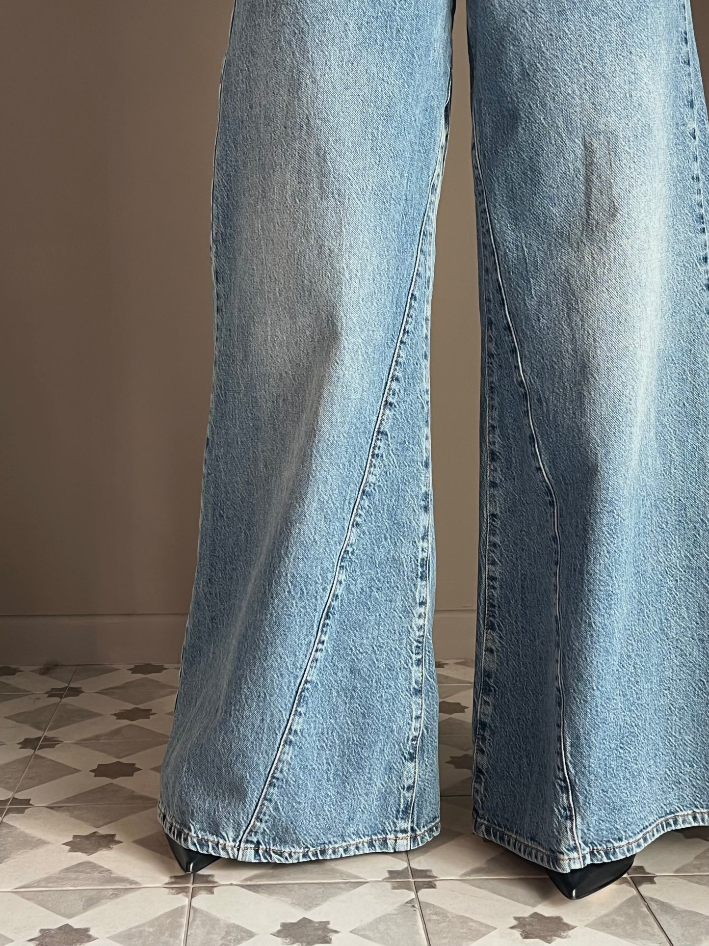 Pantalone denim vita alta gamba larga