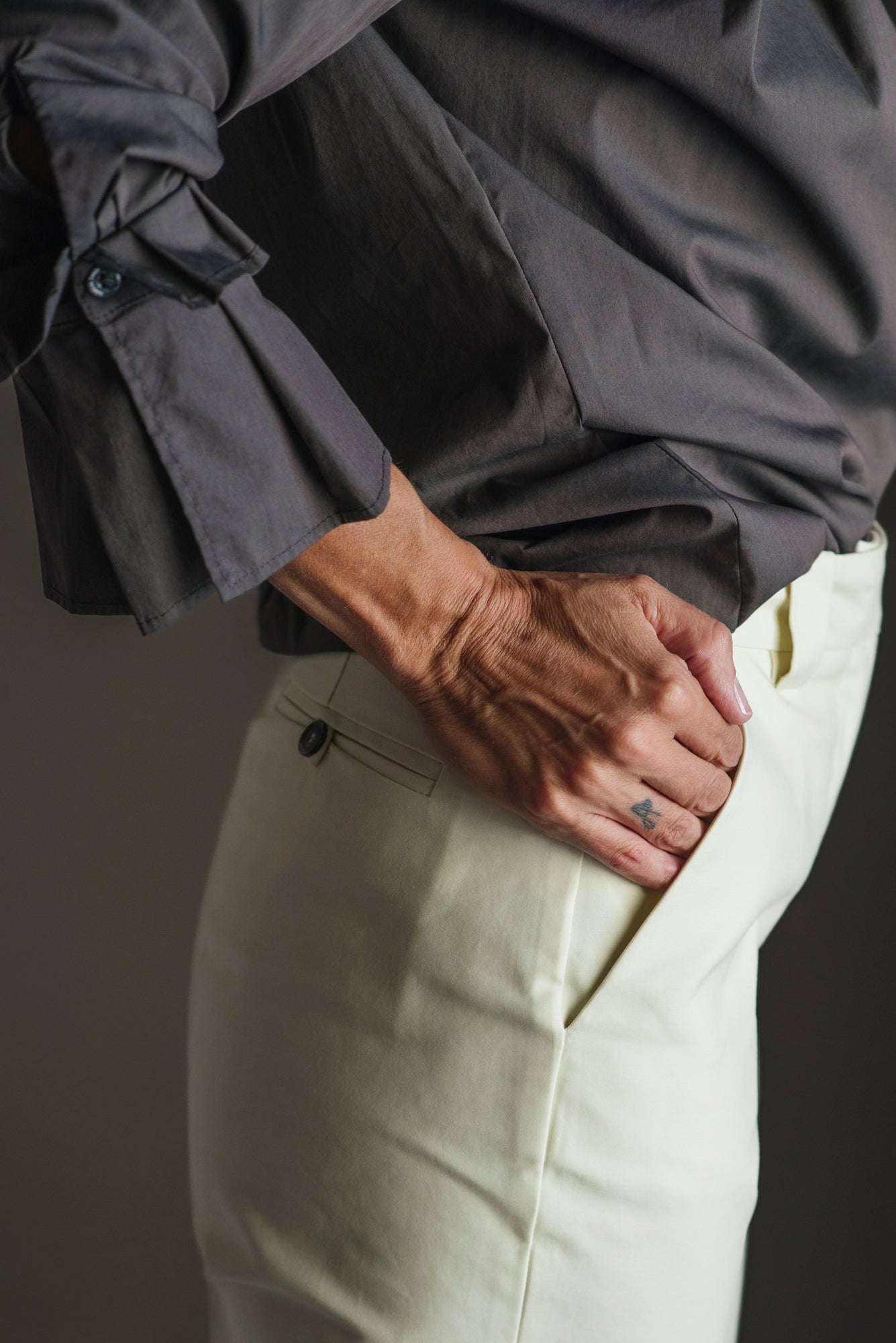 Pantalone chino in cotone crema