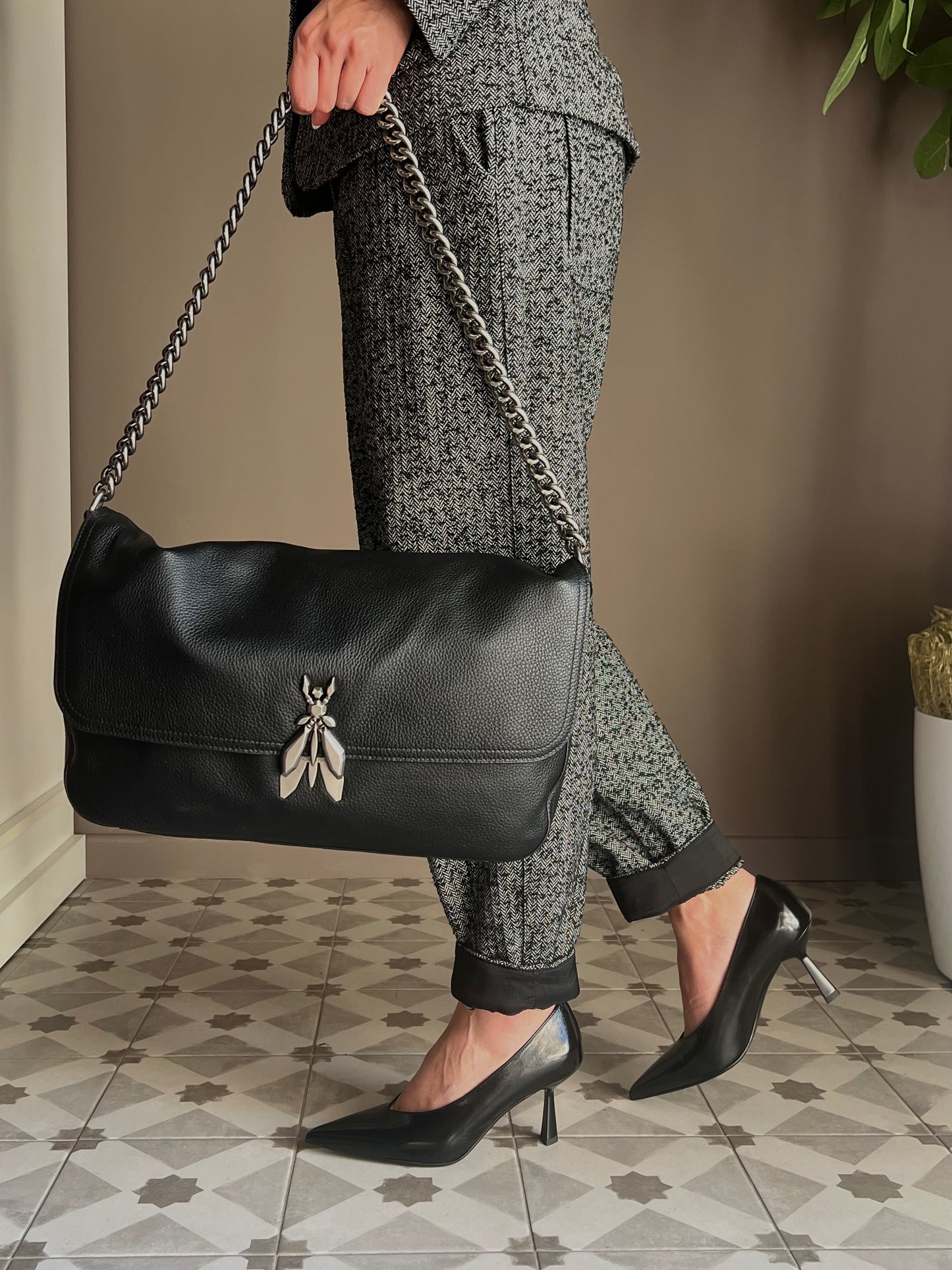 Borsa a spalla grande Fly con catena