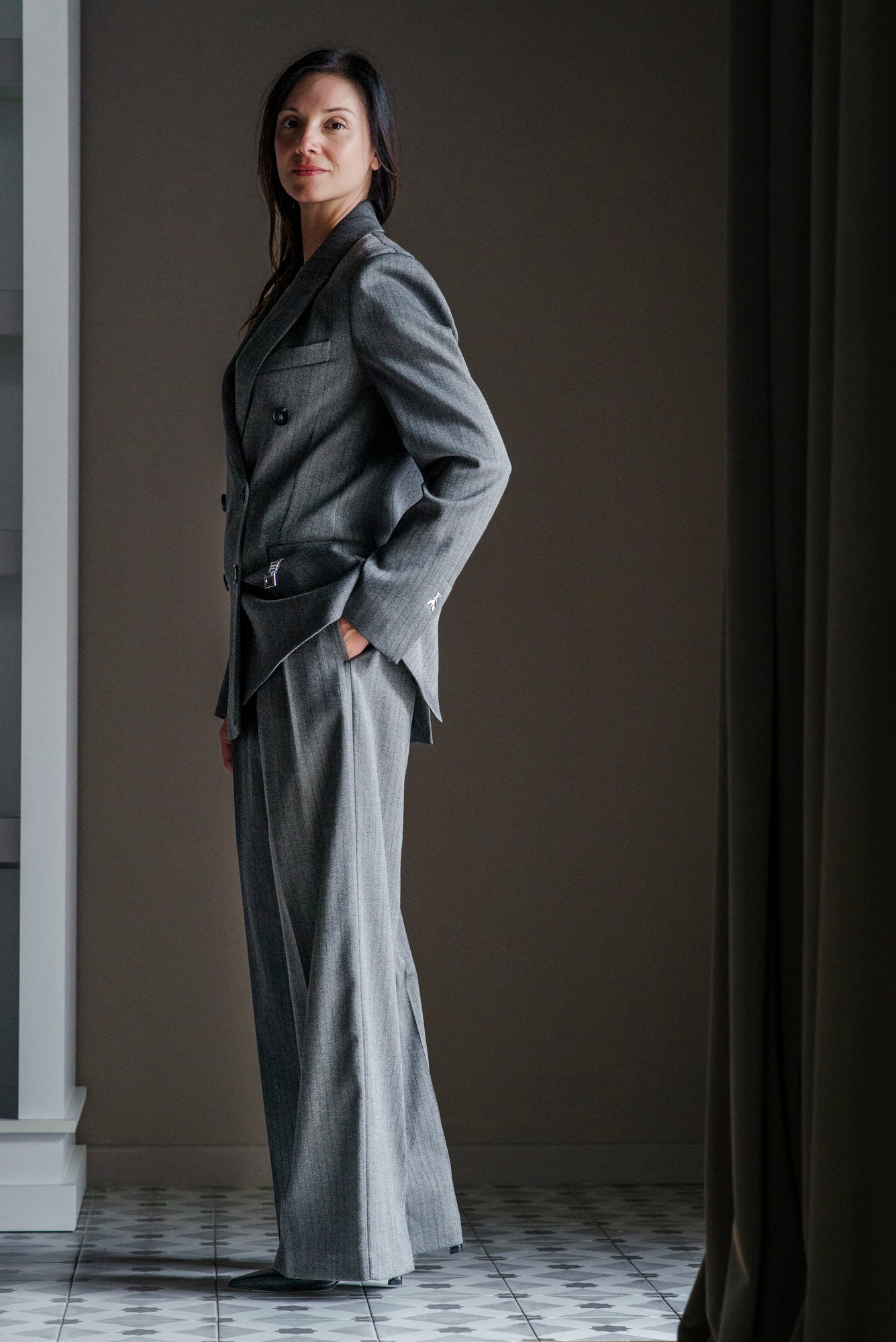 Pantalone gessato wide-leg grigio/marrone