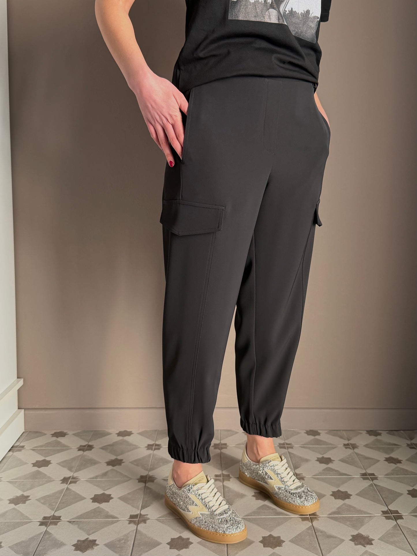 Pantalone cargo in crepe
