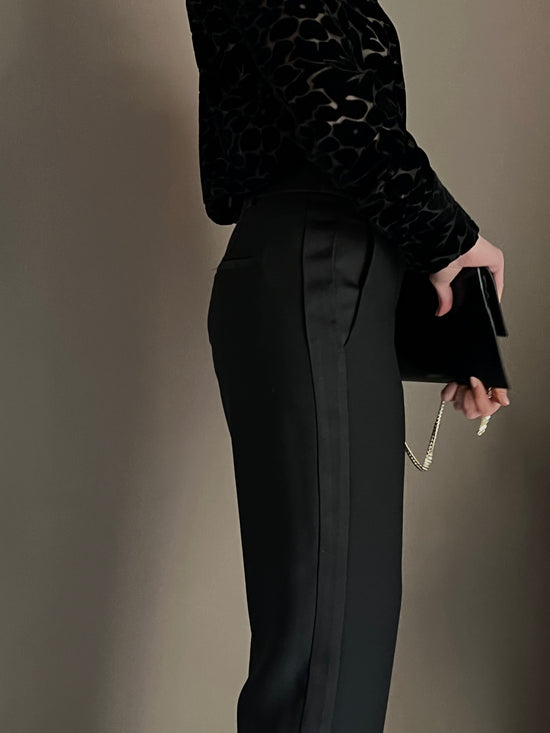 Pantalone ankle nero in crepe con dettaglio laterale