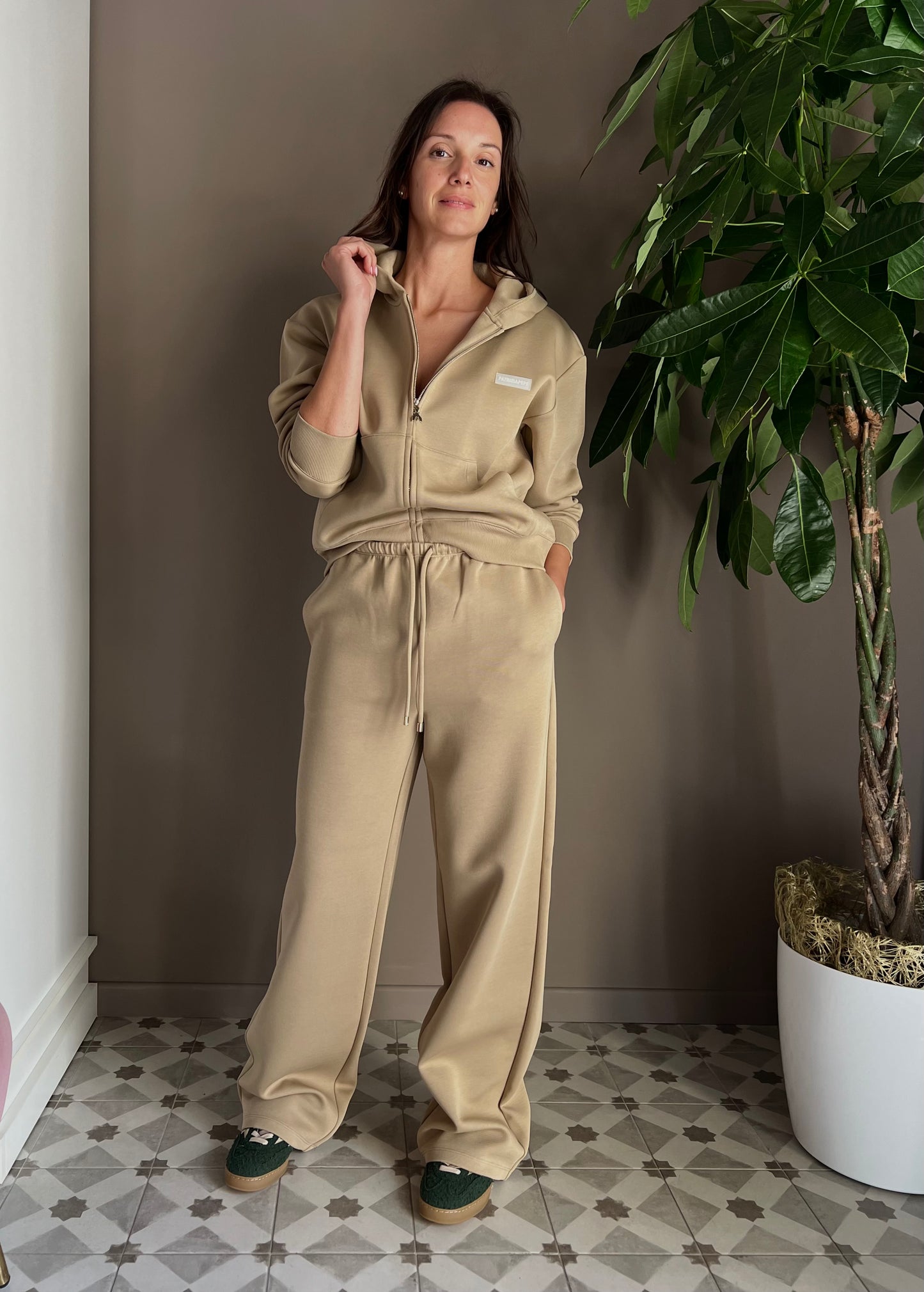 Felpa con cappuccio in tessuto tecnico beige