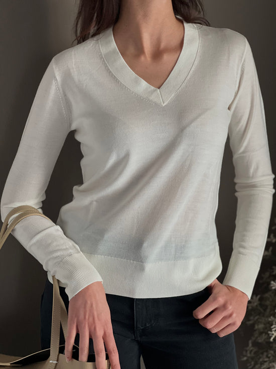 Maglia scollo a V in lana milk