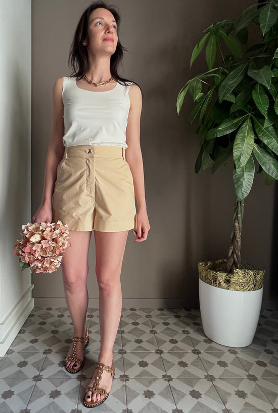Shorts in popeline vibrant beige