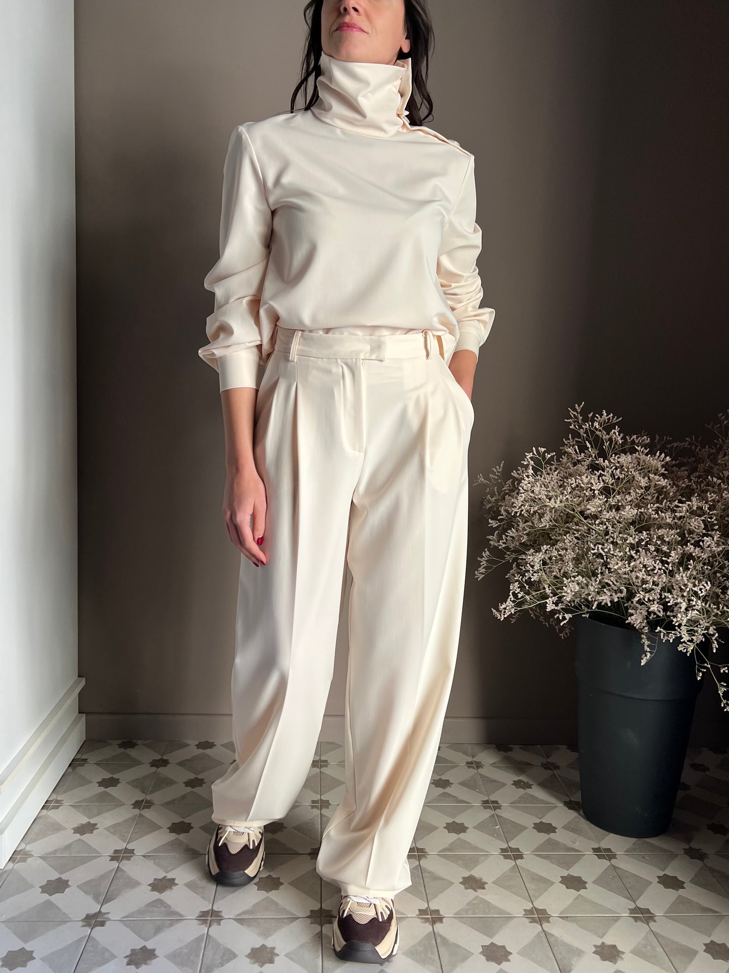 Pantalone morbido con pieghe