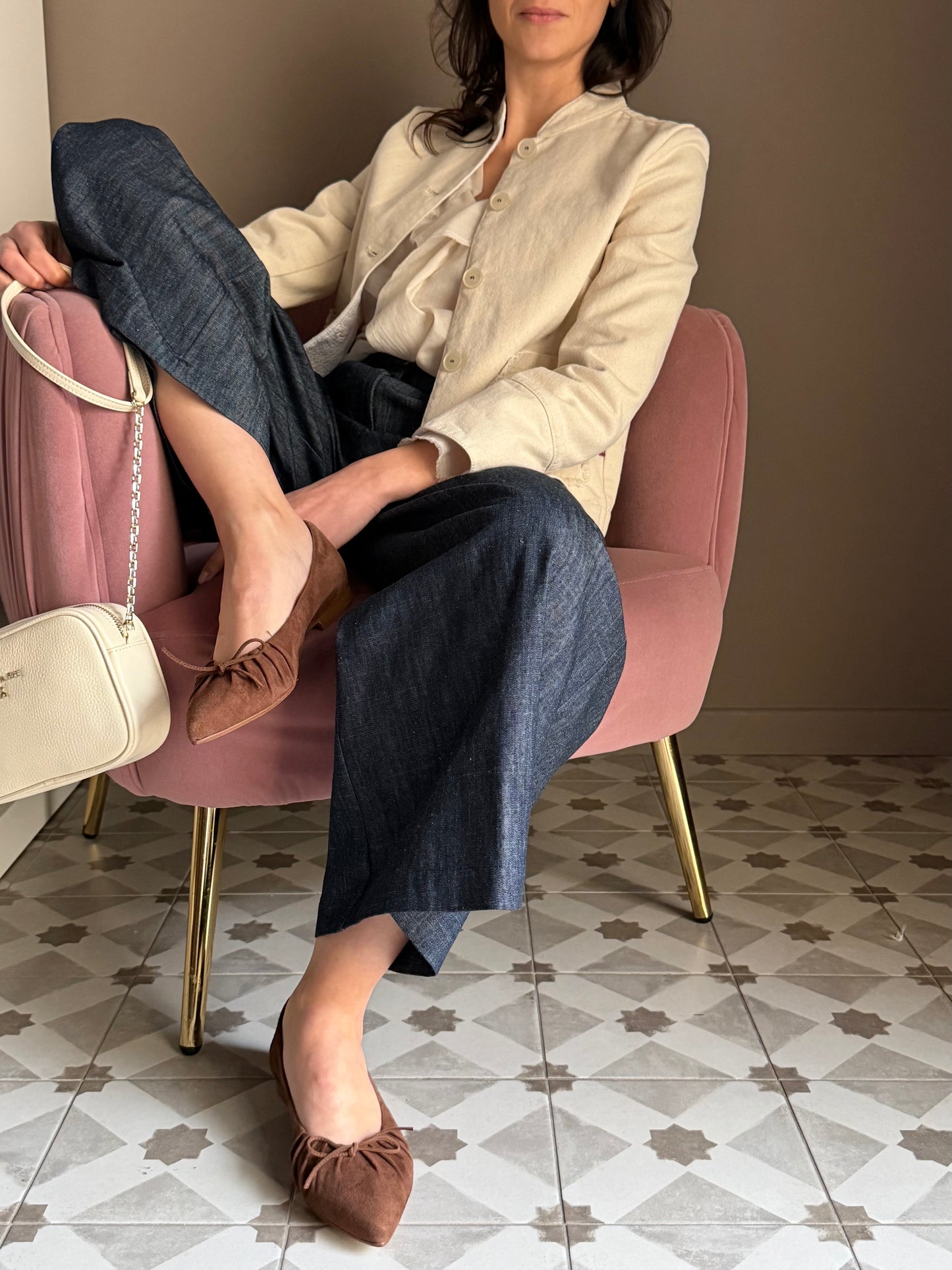 Scarpa in suede con plisse’