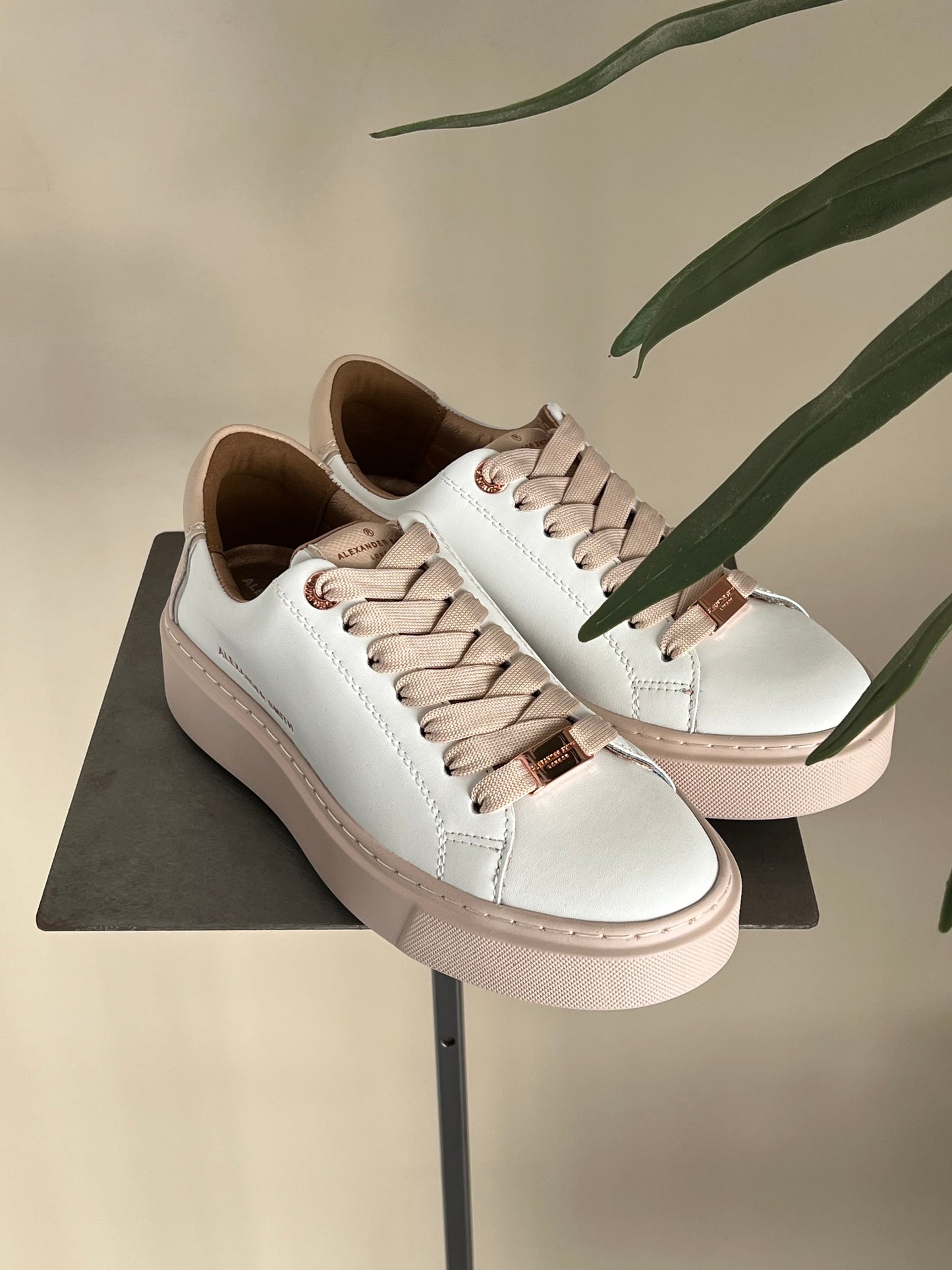 Sneakers Alexander Smith London White Beige