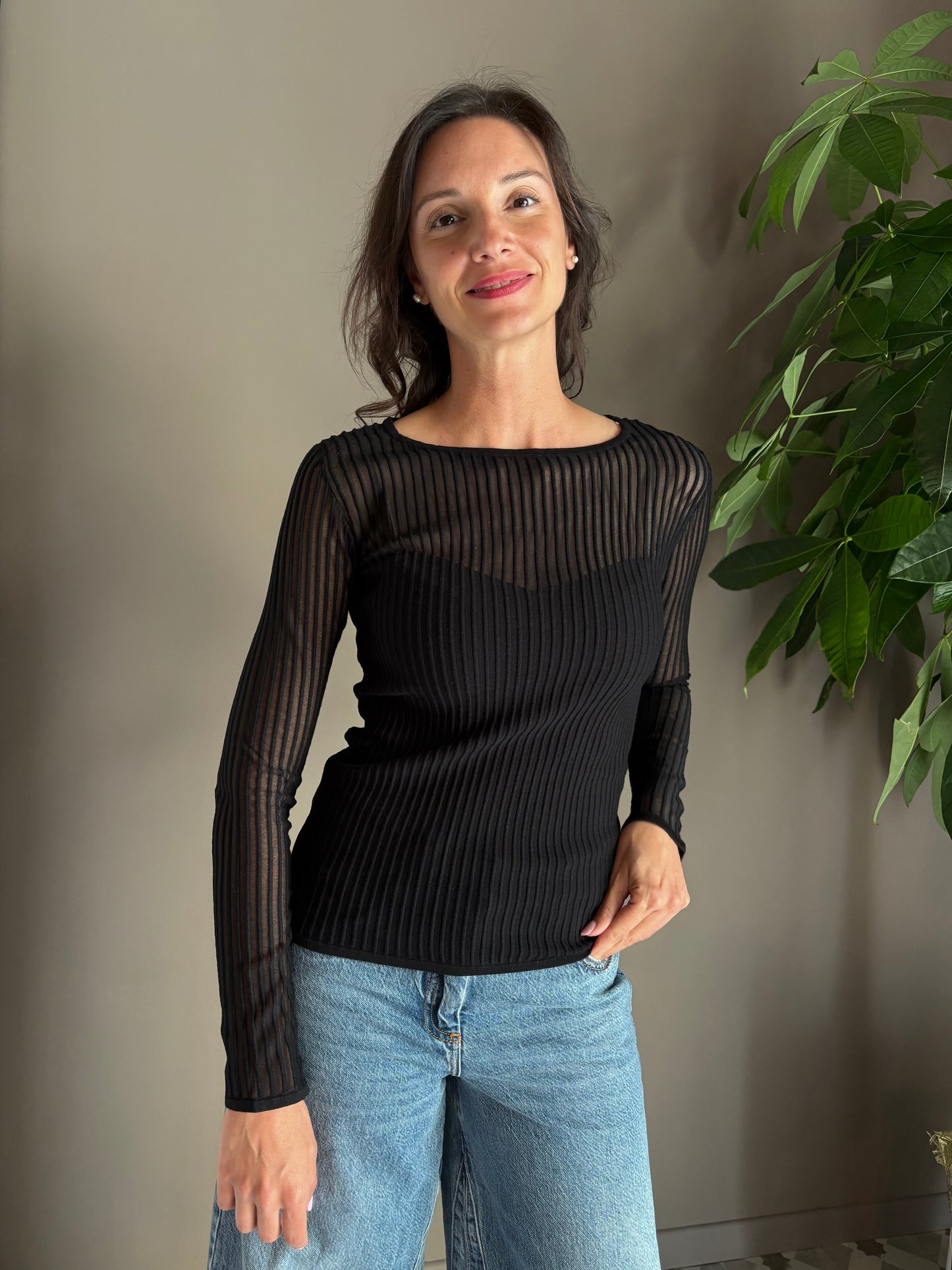 Maglia a costine trasparente