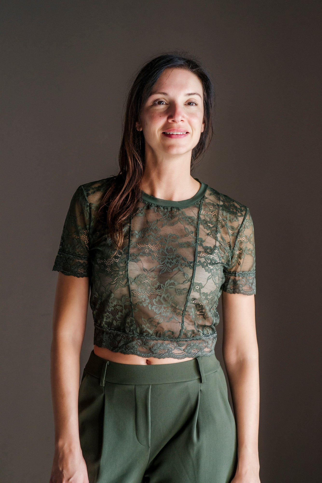 Top in pizzo floreale verde