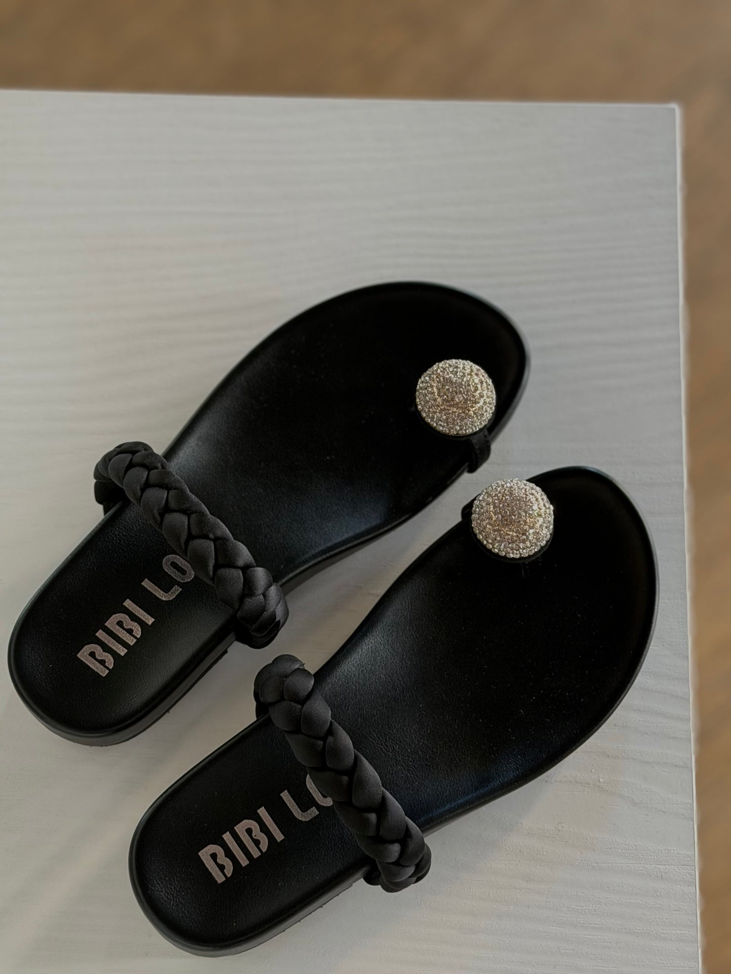 Sandalo infradito con strass