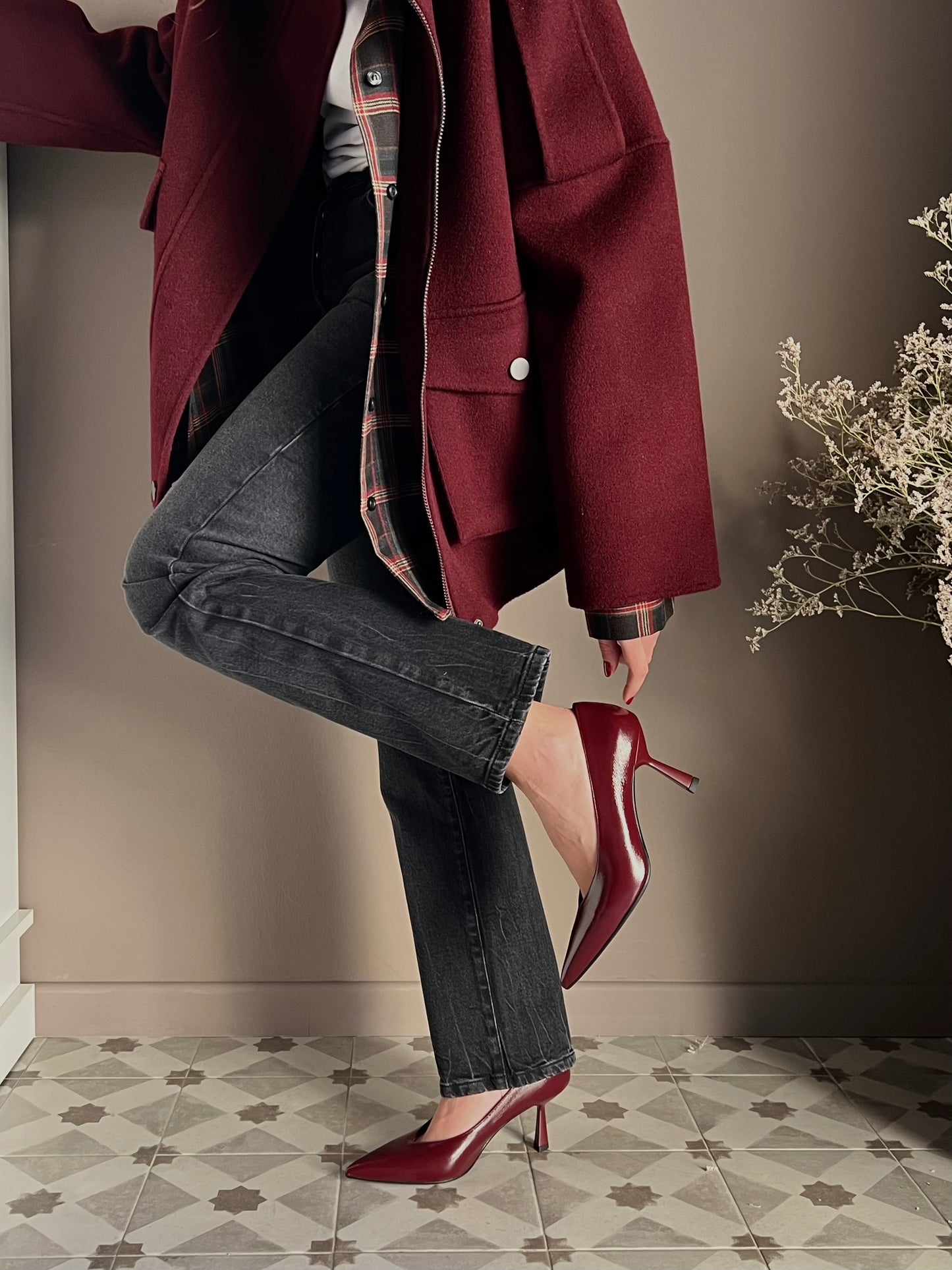 Decolletè in pelle scollo a V bordeaux