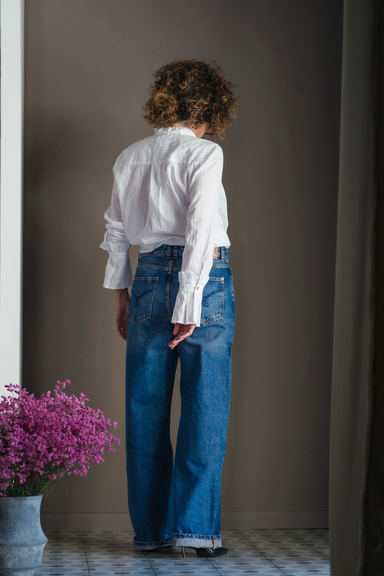 Camicia in cotone svasata con dettagli plisse bianca