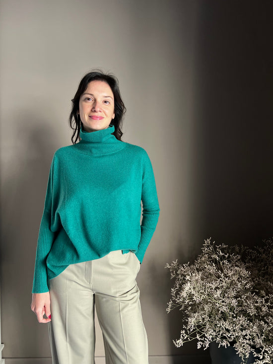 Maglia In Cashemire collo alto maniche aderenti