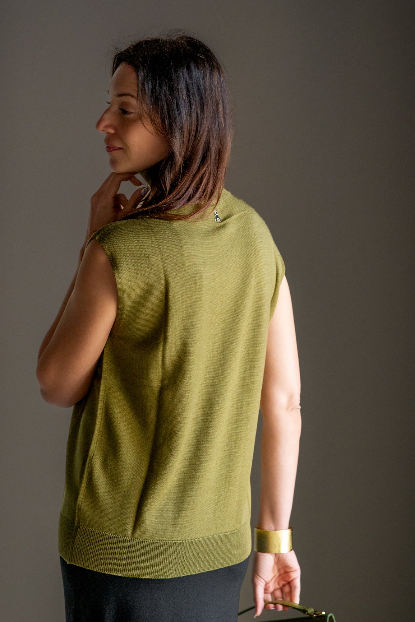 Maglia Smanicata in Lana – Verde Oliva