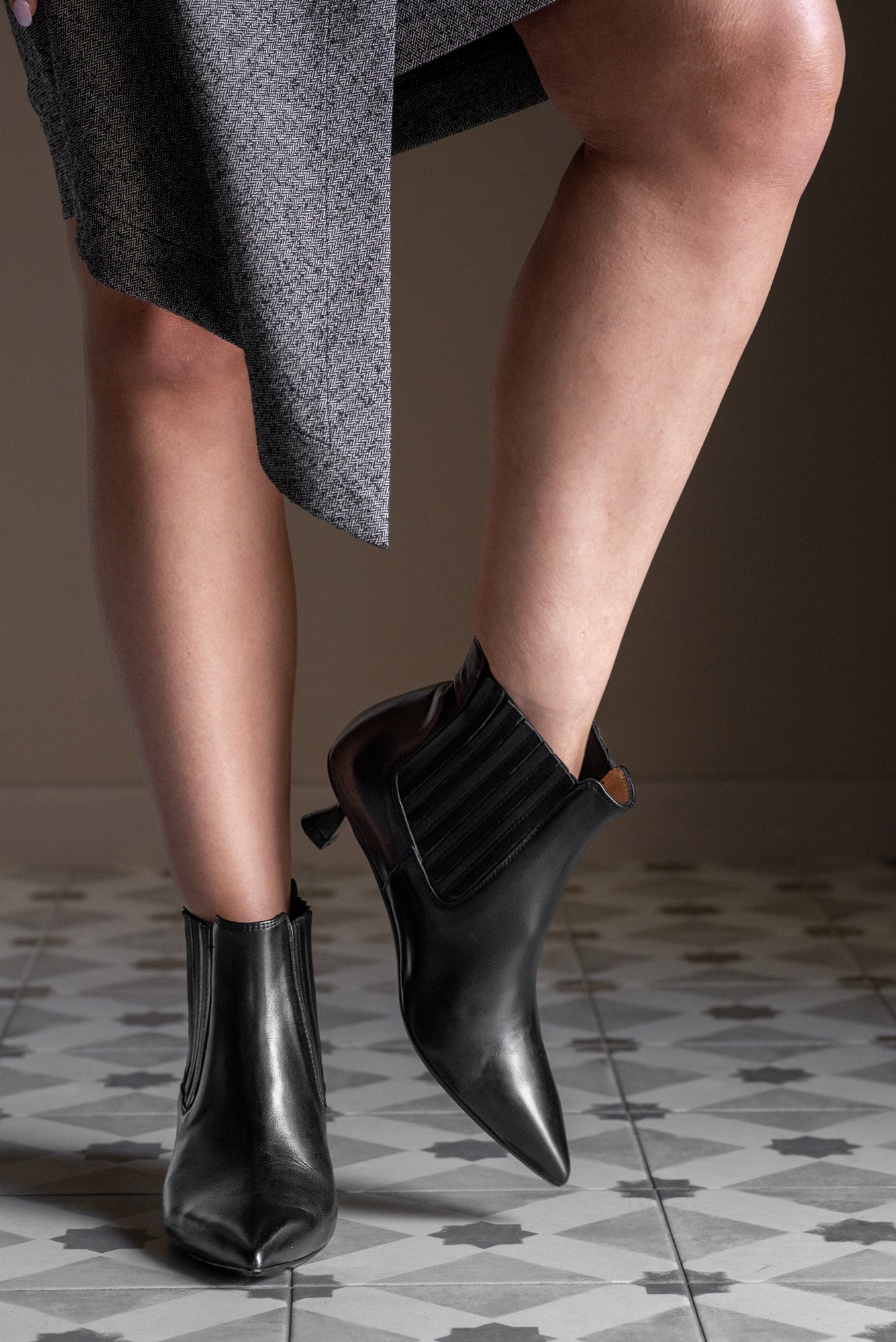 Stivaletto chelsea in nappa nera Anna F