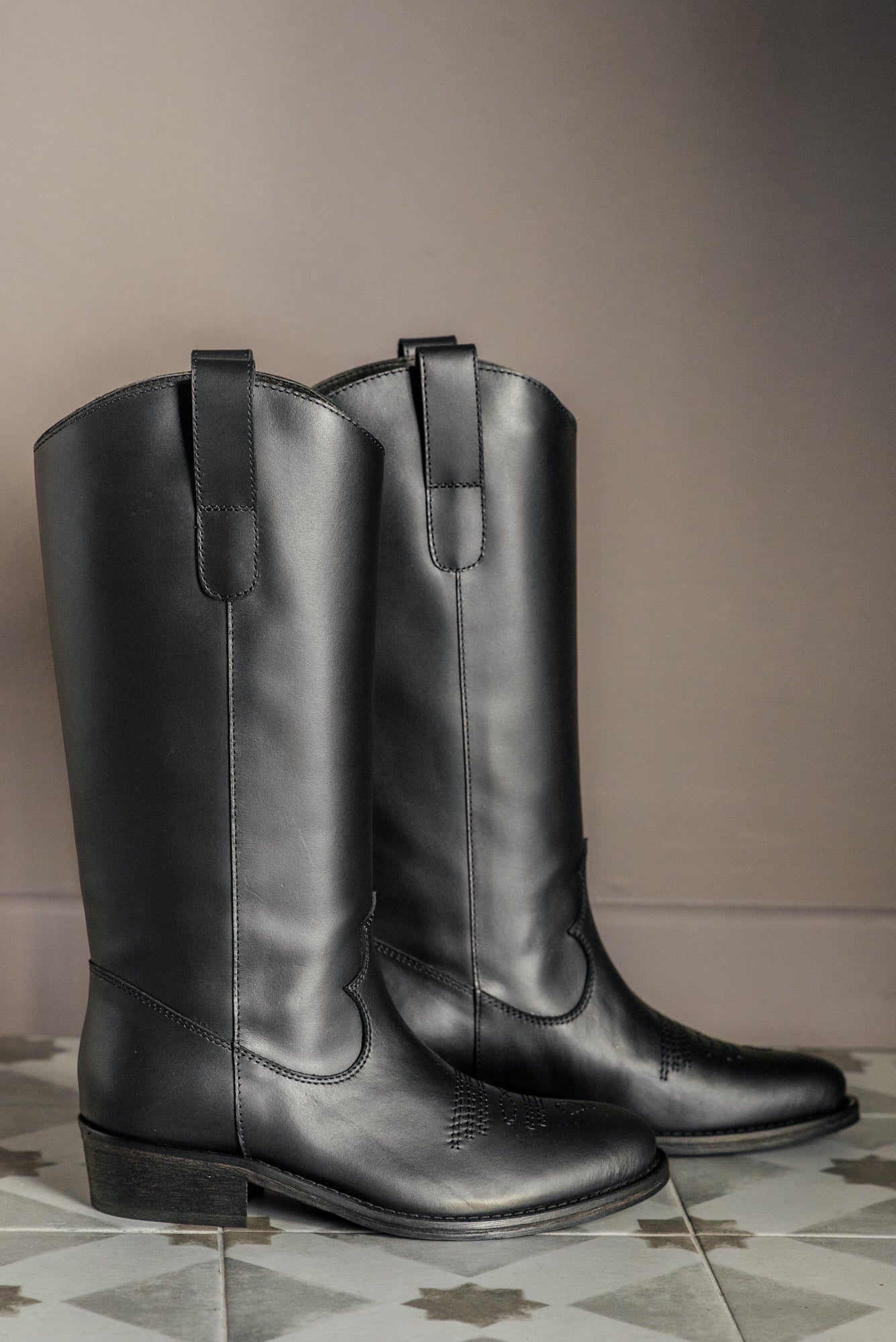 Stivale Texano in Pelle Nero – Via Roma