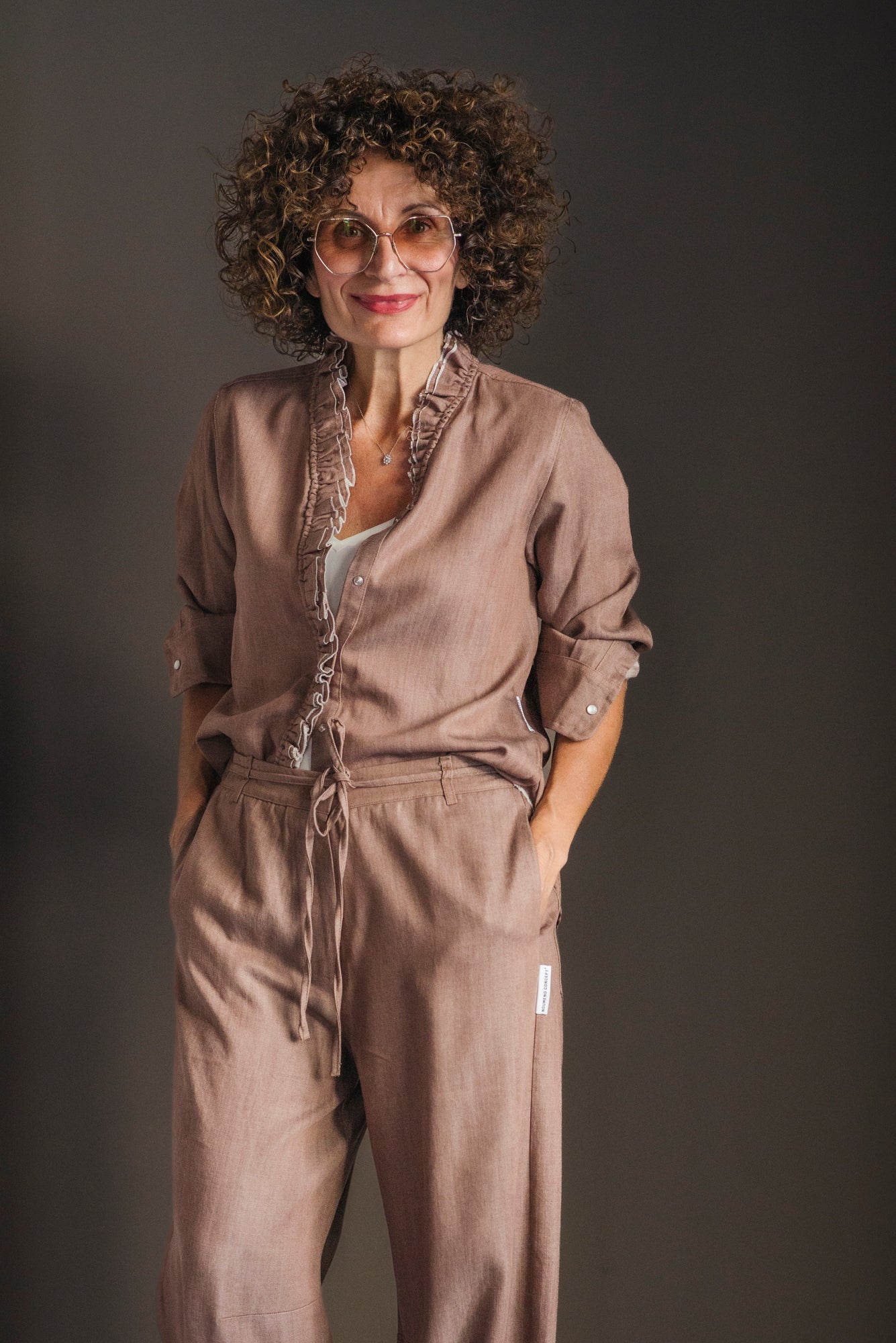 Camicia in denim con rouches caramello