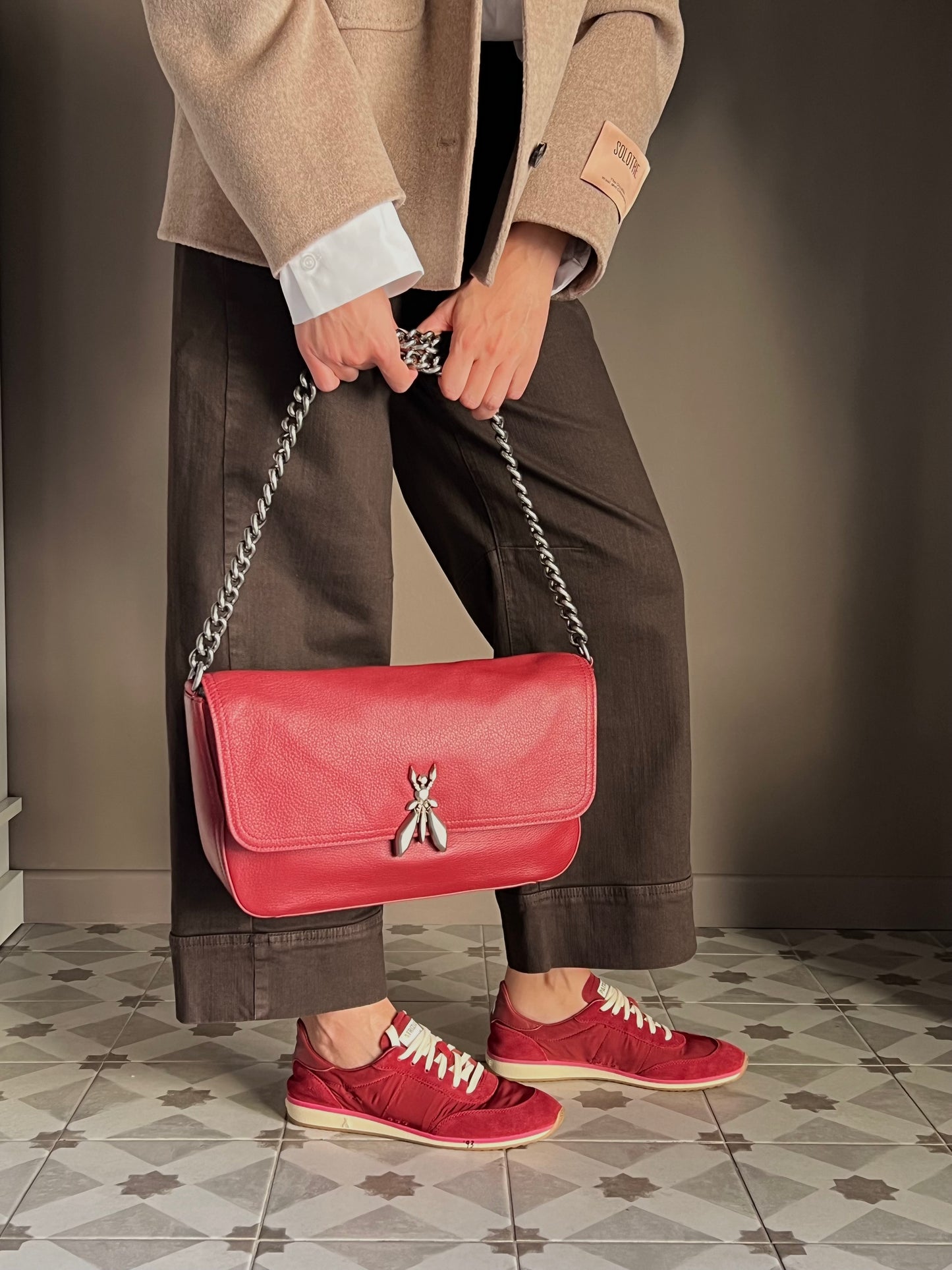 Borsa a spalla media con catena