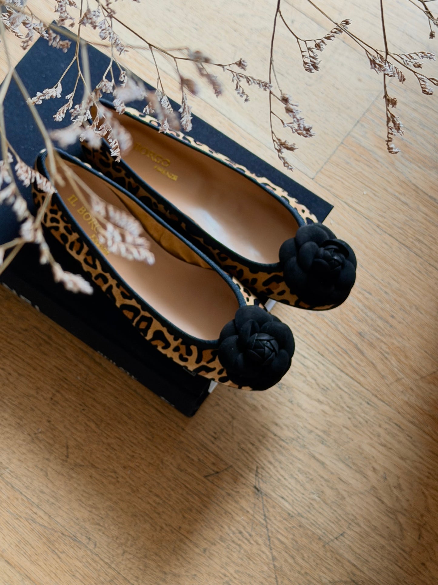 Ballerina camelia in camoscio animalier