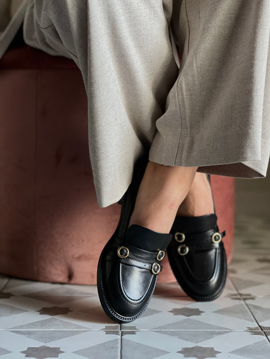 Mocassino in pelle con dettagli gold