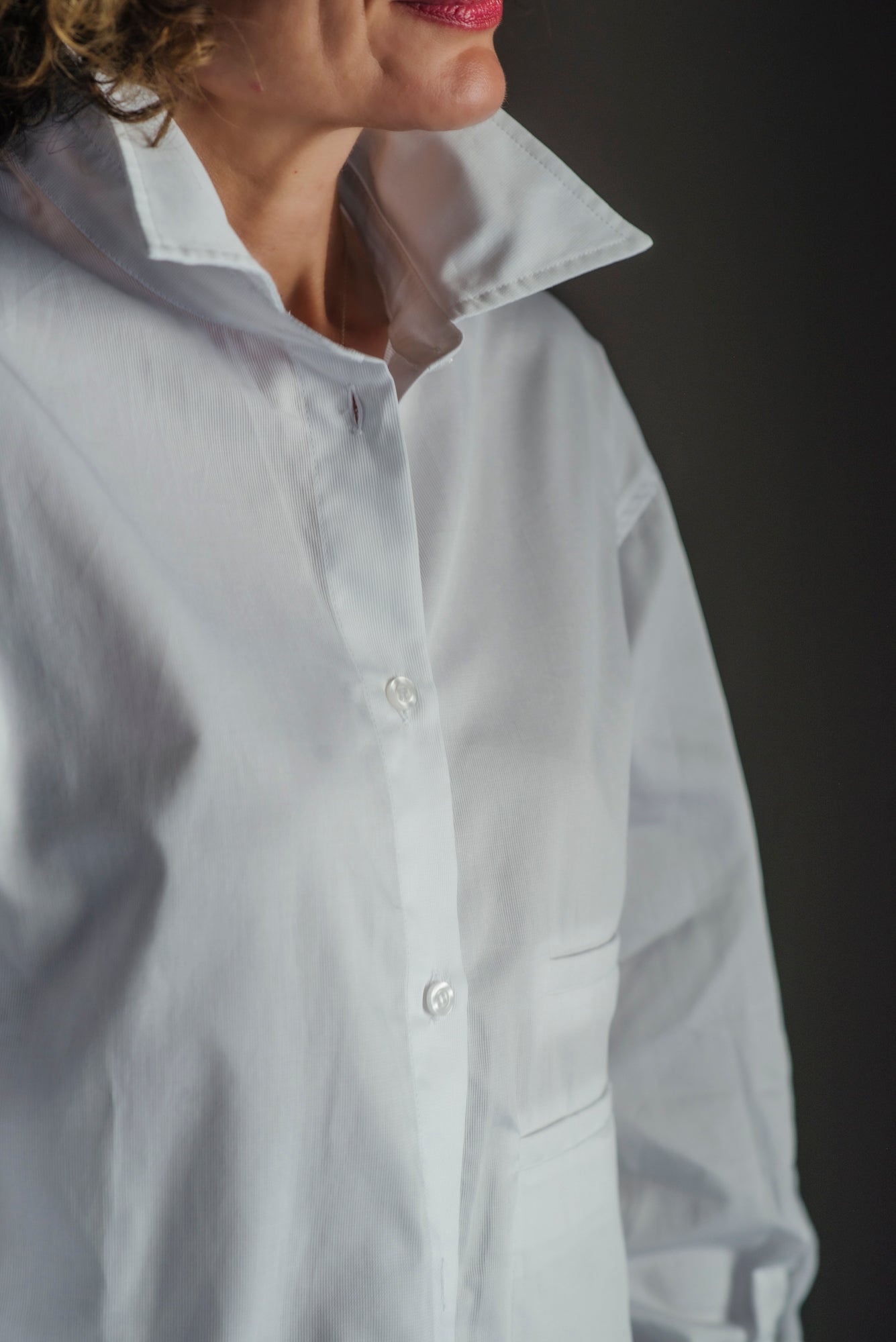 Camicia over in piquet con logo manica