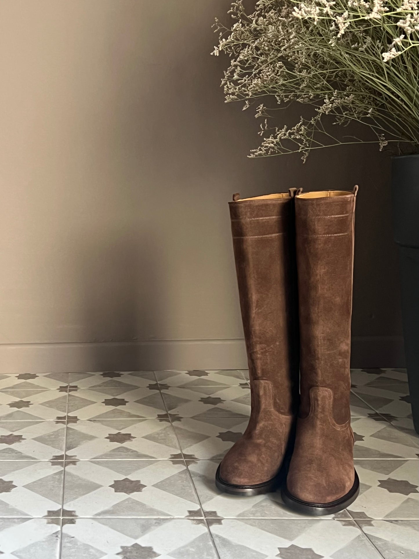 Stivale alto in camoscio marrone