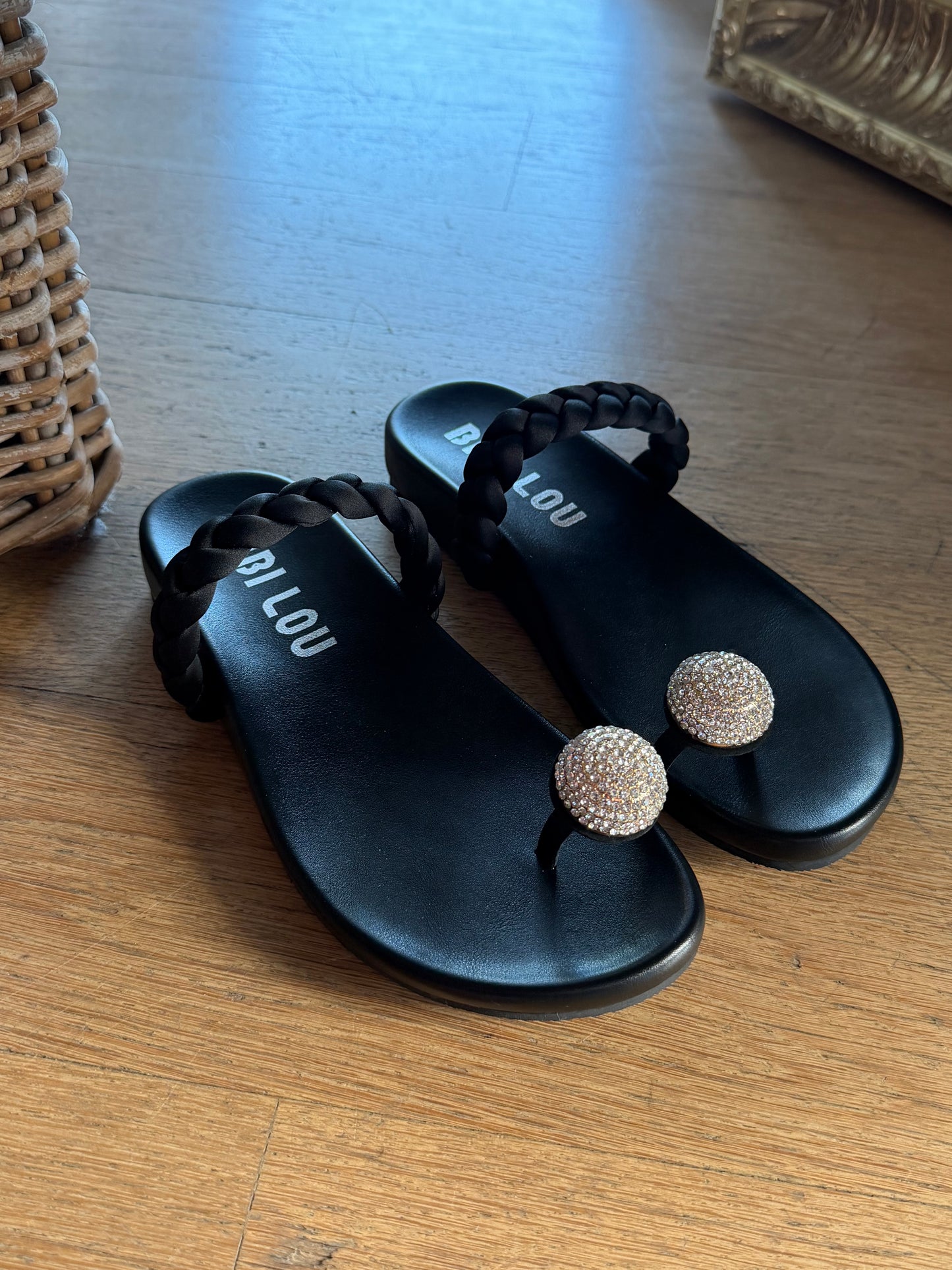 Sandalo infradito con strass