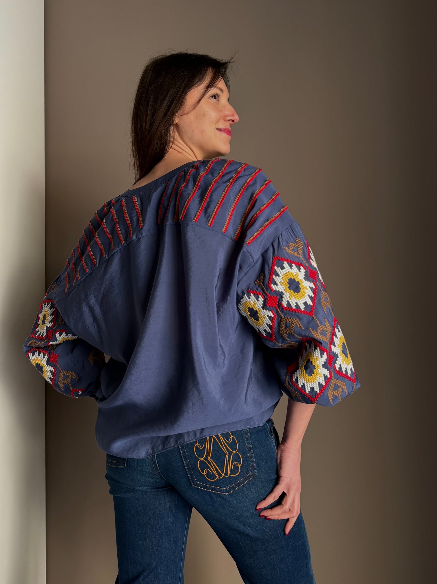 Blusa Iris con ricami