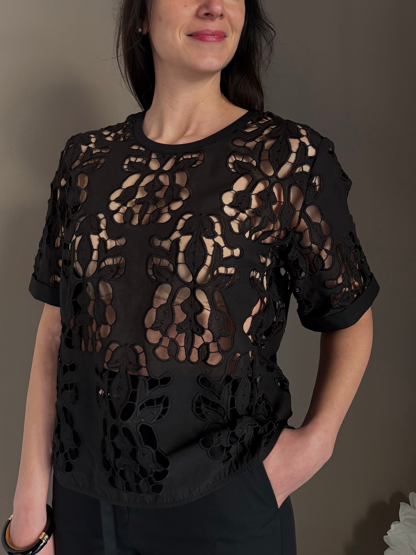 Blusa in macrame’ e tencel nera