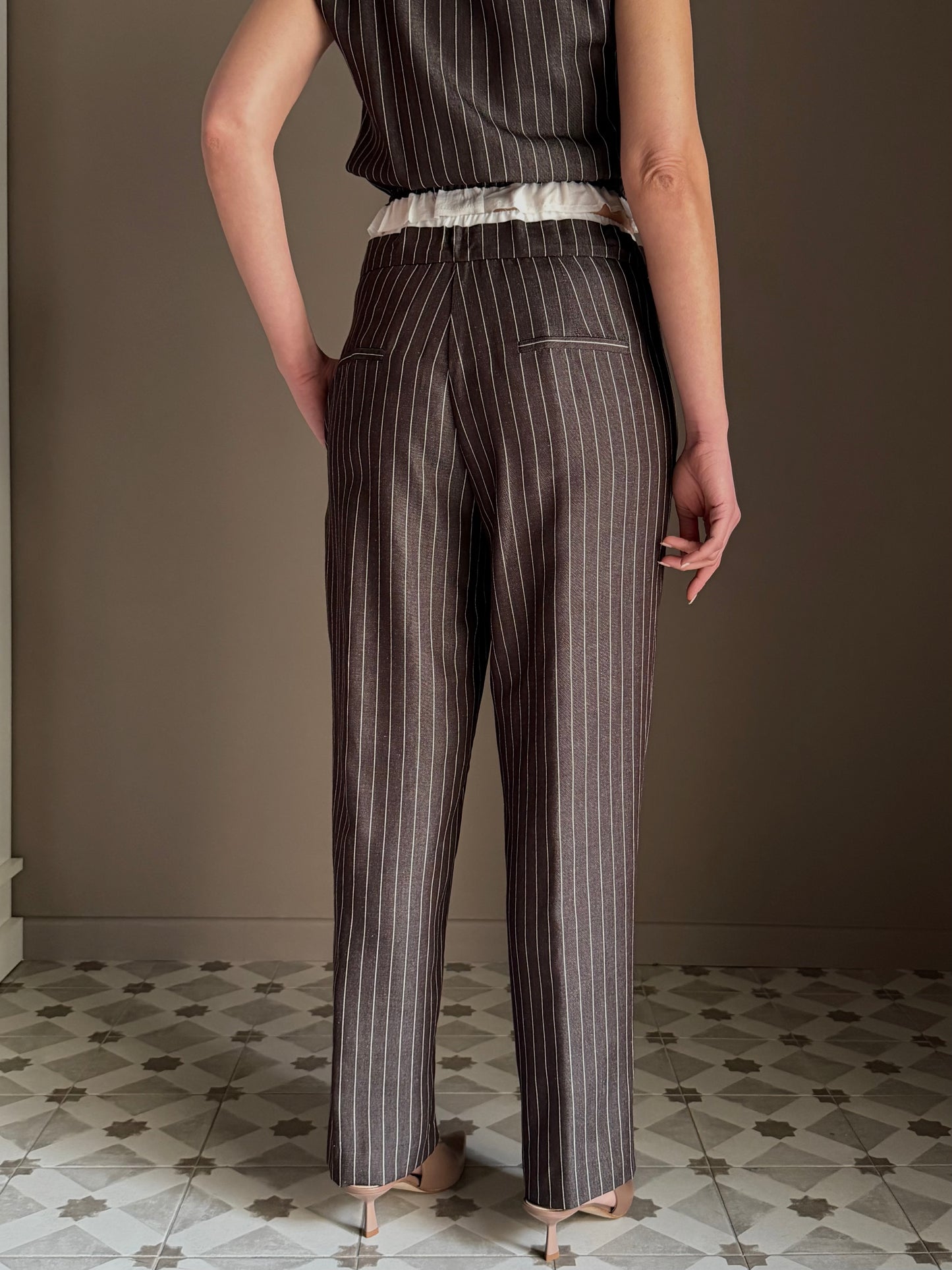 Pantalone gessato fondente
