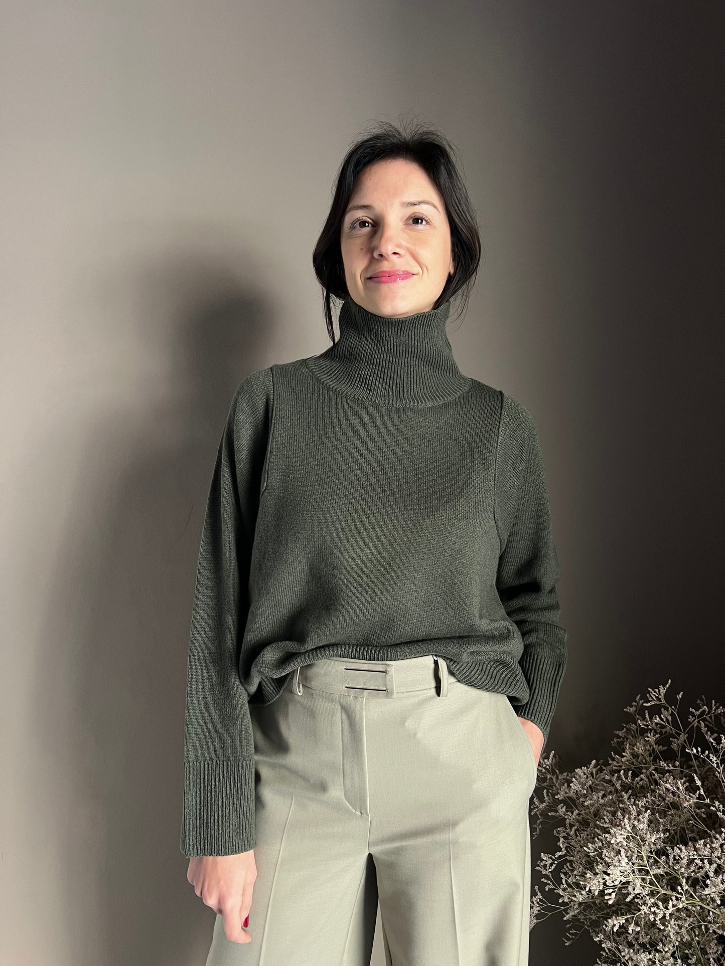 Maglia collo alto in lana e Cashemire Verde salvia