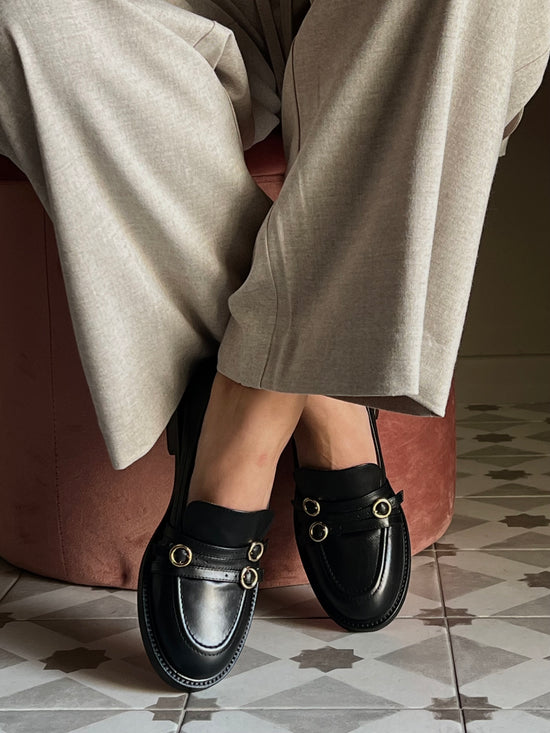 Mocassino in pelle con dettagli gold