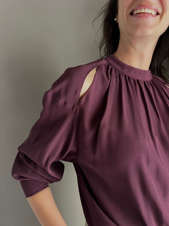 Camicia girocollo con dettaglio Cut-out Purple Red